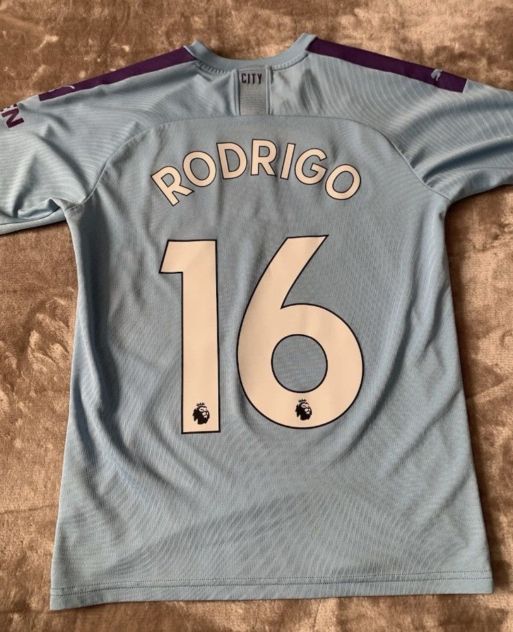 Puma Rodrigo jersey manchester city Size US S / EU 44-46 / 1 - 1 Thumbnail