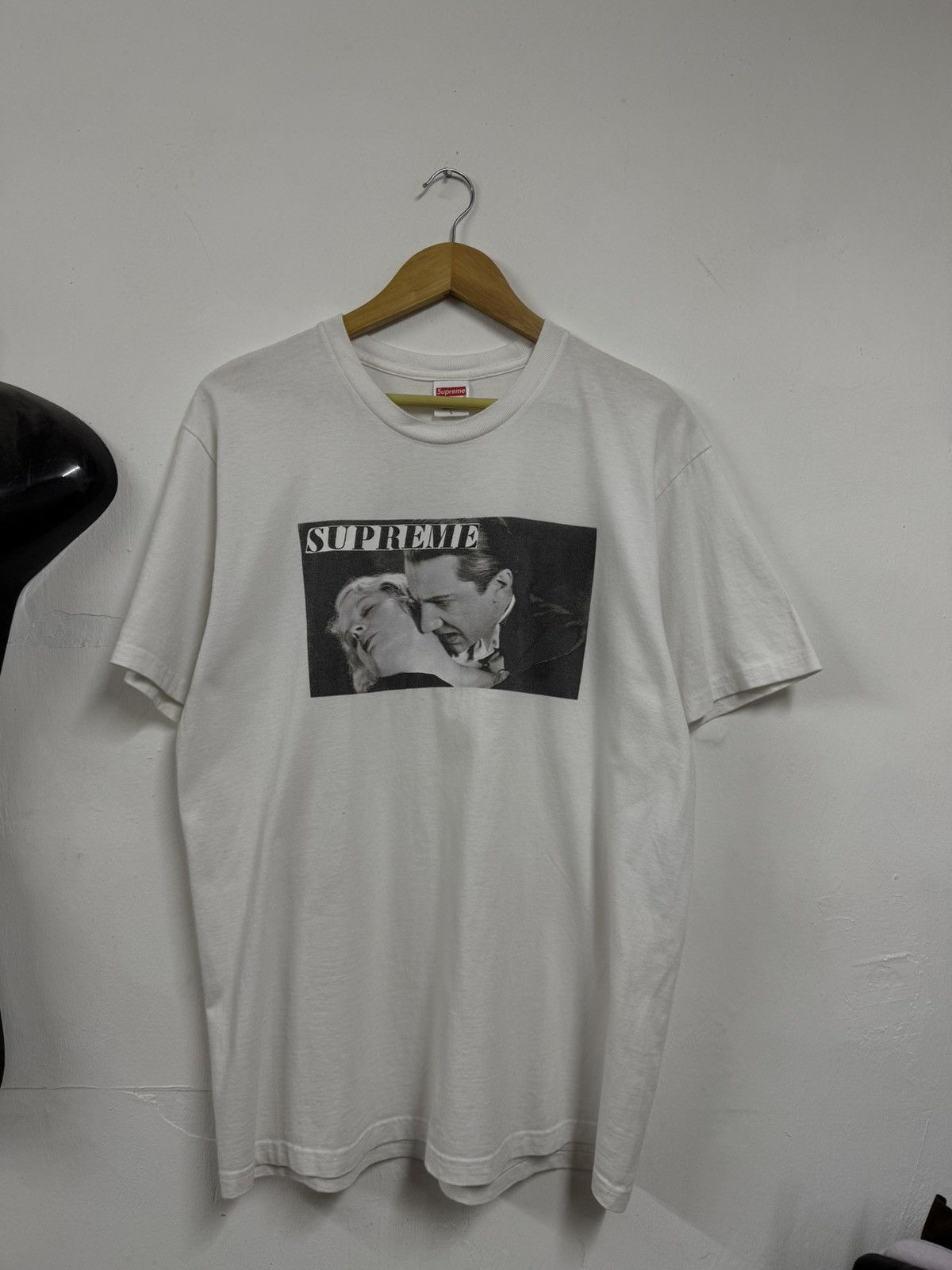 Supreme SUPREME BELA LUGOSI S/S 19 HORROR VTG MOVIE BRAND TSHIRT Size US L / EU 52-54 / 3 - 1 Thumbnail