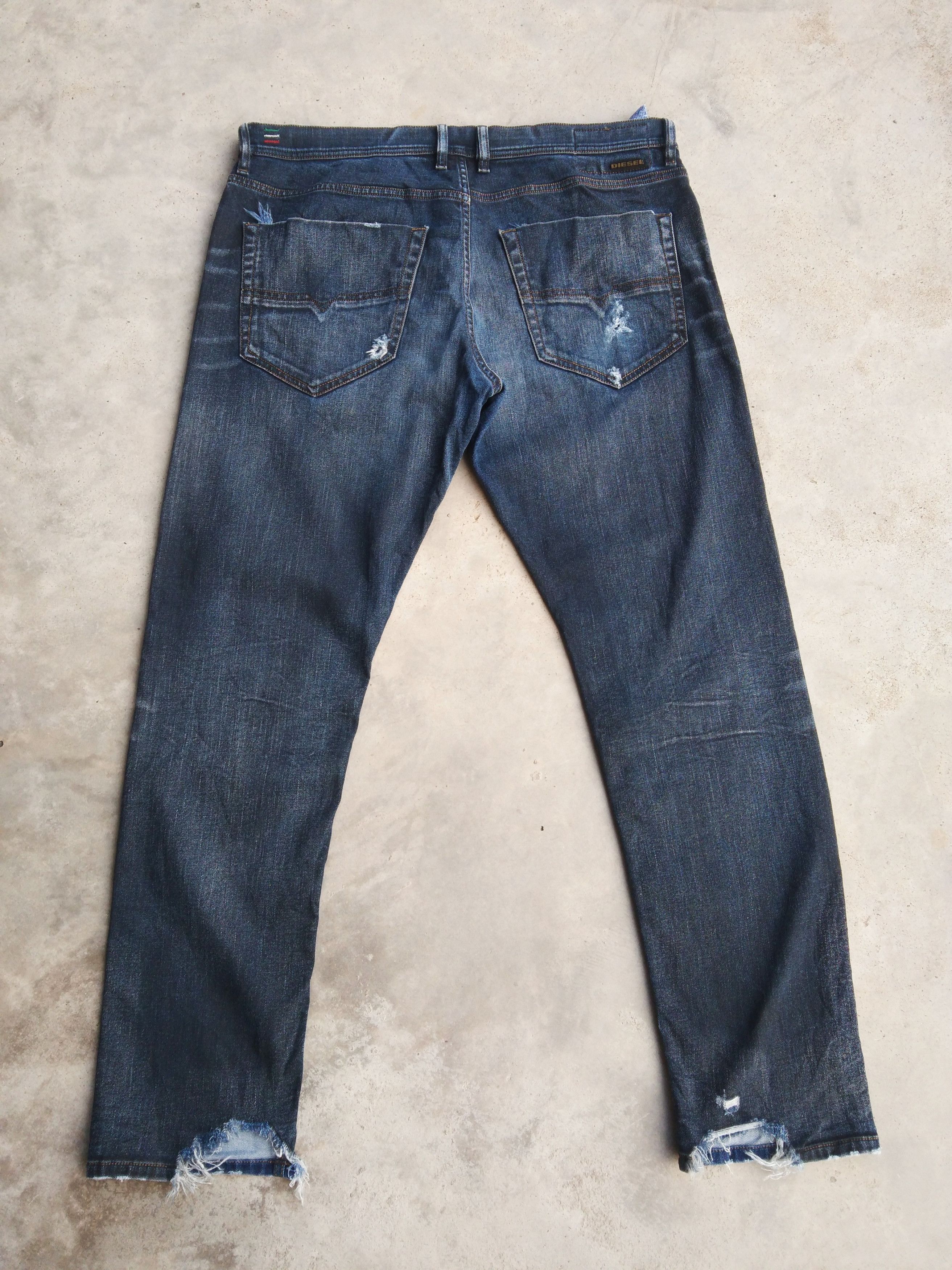 Diesel Vintage Diesel 'TEPPHAR' Denim Blue Distressed Jeans 36x31 Size US 36 / EU 52 - 2 Thumbnail