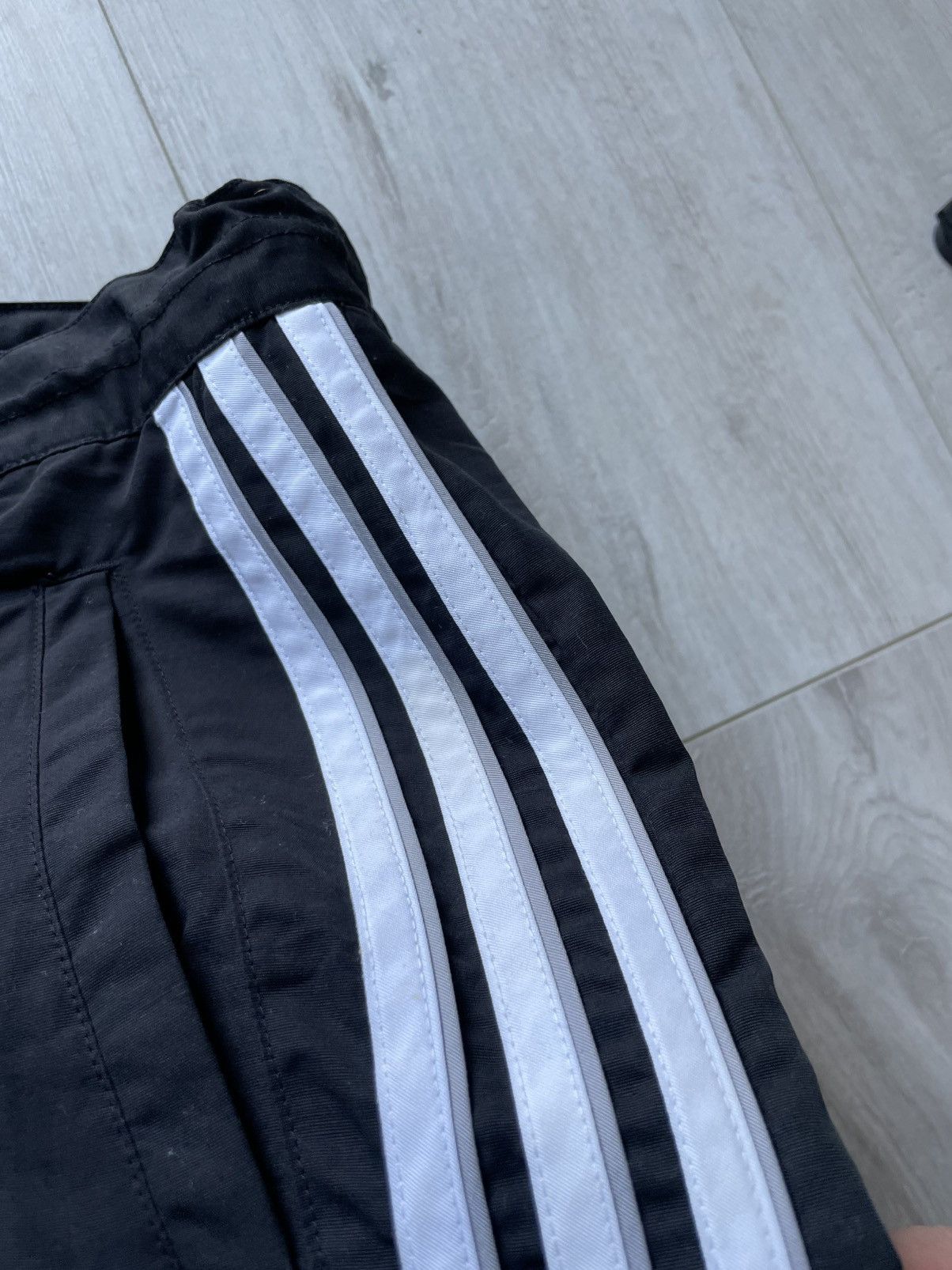 Adidas Vintage Adidas 00’s Sweatpants Y2K Black Baggy Pants RARE Size 27" / US 4 / IT 40 - 12 Thumbnail