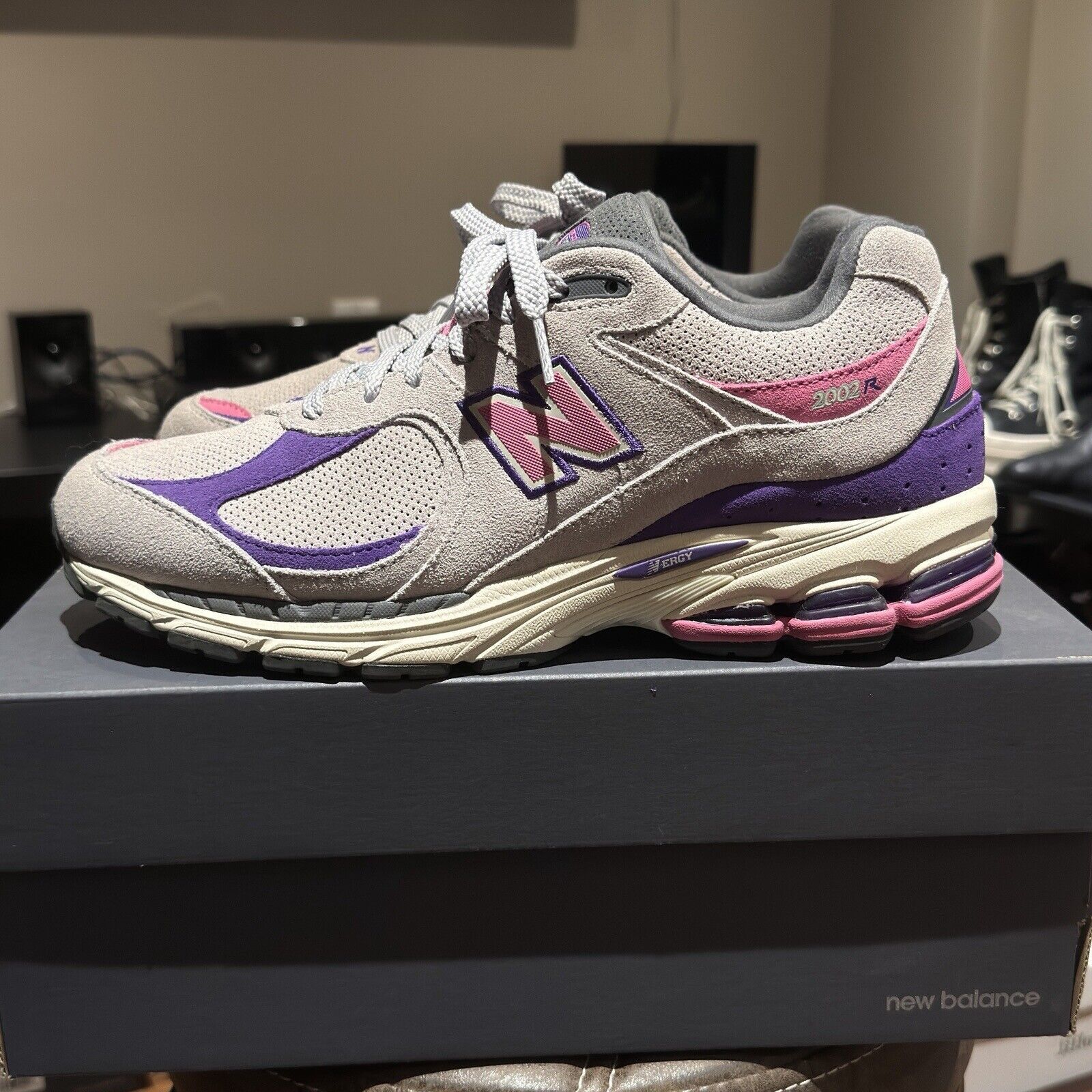New Balance Size 10 - New Balance 2002R Rain Cloud Size US 10 / EU 43 - 1 Thumbnail
