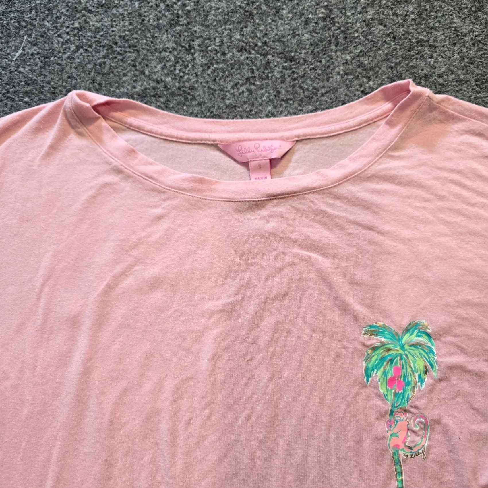 Lilly Pulitzer Lilly Pulitzer Top Womens Size Small Pink Gray Long Sleeve Logo Crew Neck Casual Size S / US 4 / IT 40 - 2 Thumbnail