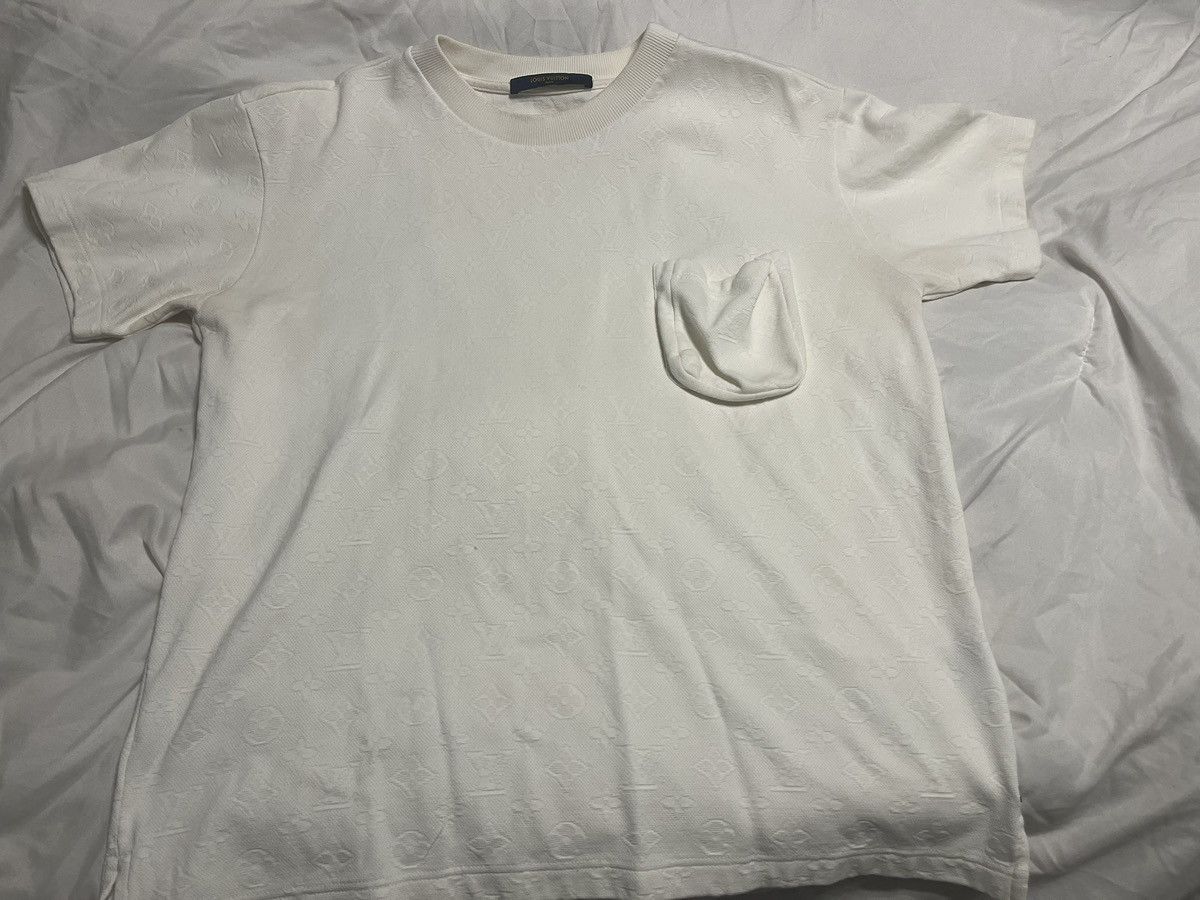 Louis Vuitton Louis Vuitton POCKET MONOGRAN TSHIRT sm shirt Size US S / EU 44-46 / 1 - 2 Thumbnail