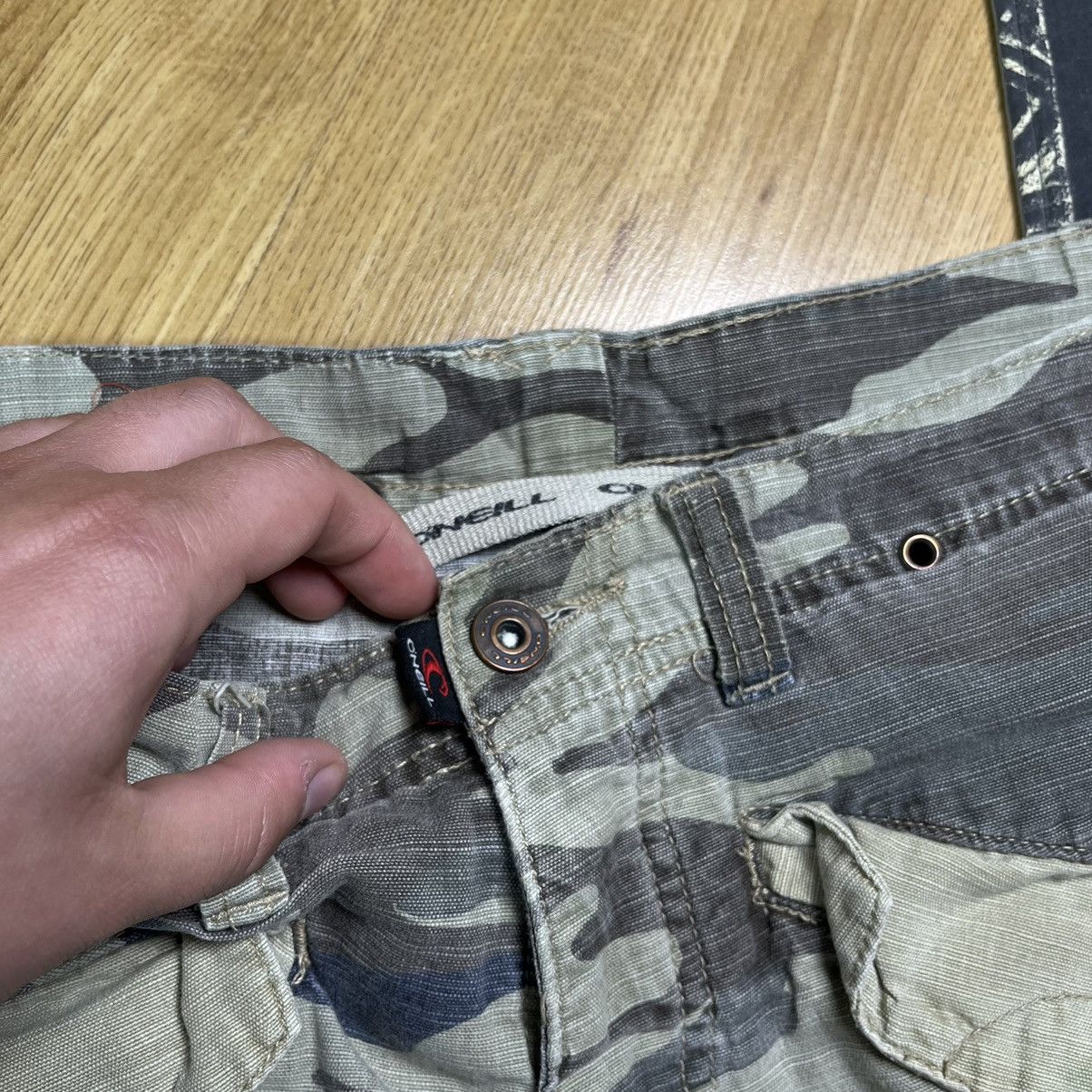 O'Neill × Vintage Oneill Vintage cargo Camo walk short Size 34 Size US 36 / EU 52 - 6 Thumbnail