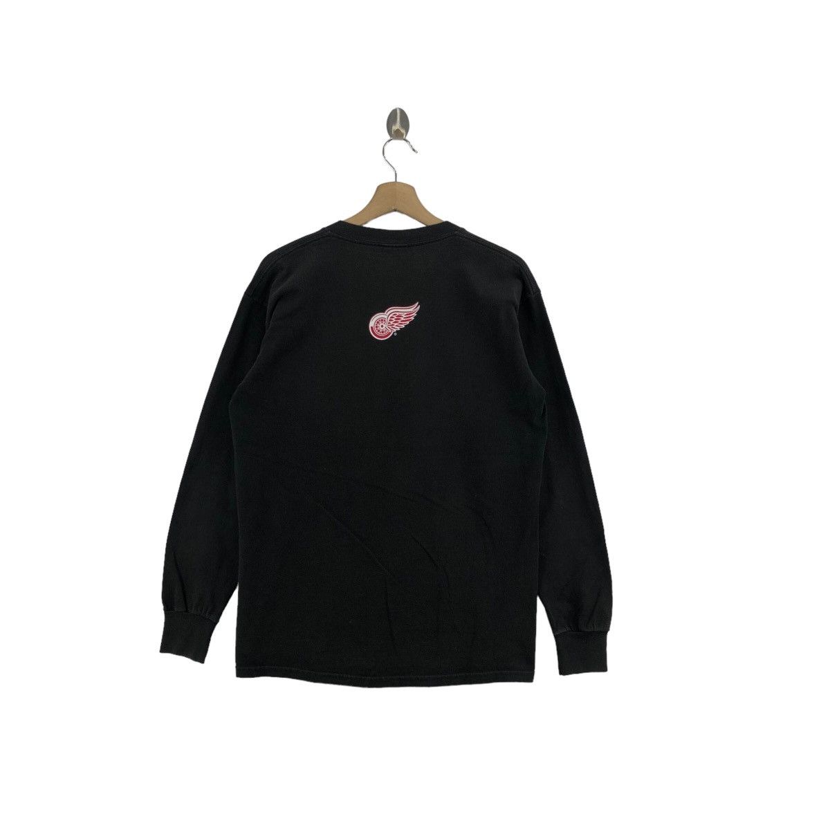 NHL × Red Wing × Vintage Pick!! Vtg 90's NHL RED WINGS Faded Long Sleeve Tshirt Size US M / EU 48-50 / 2 - 2 Thumbnail