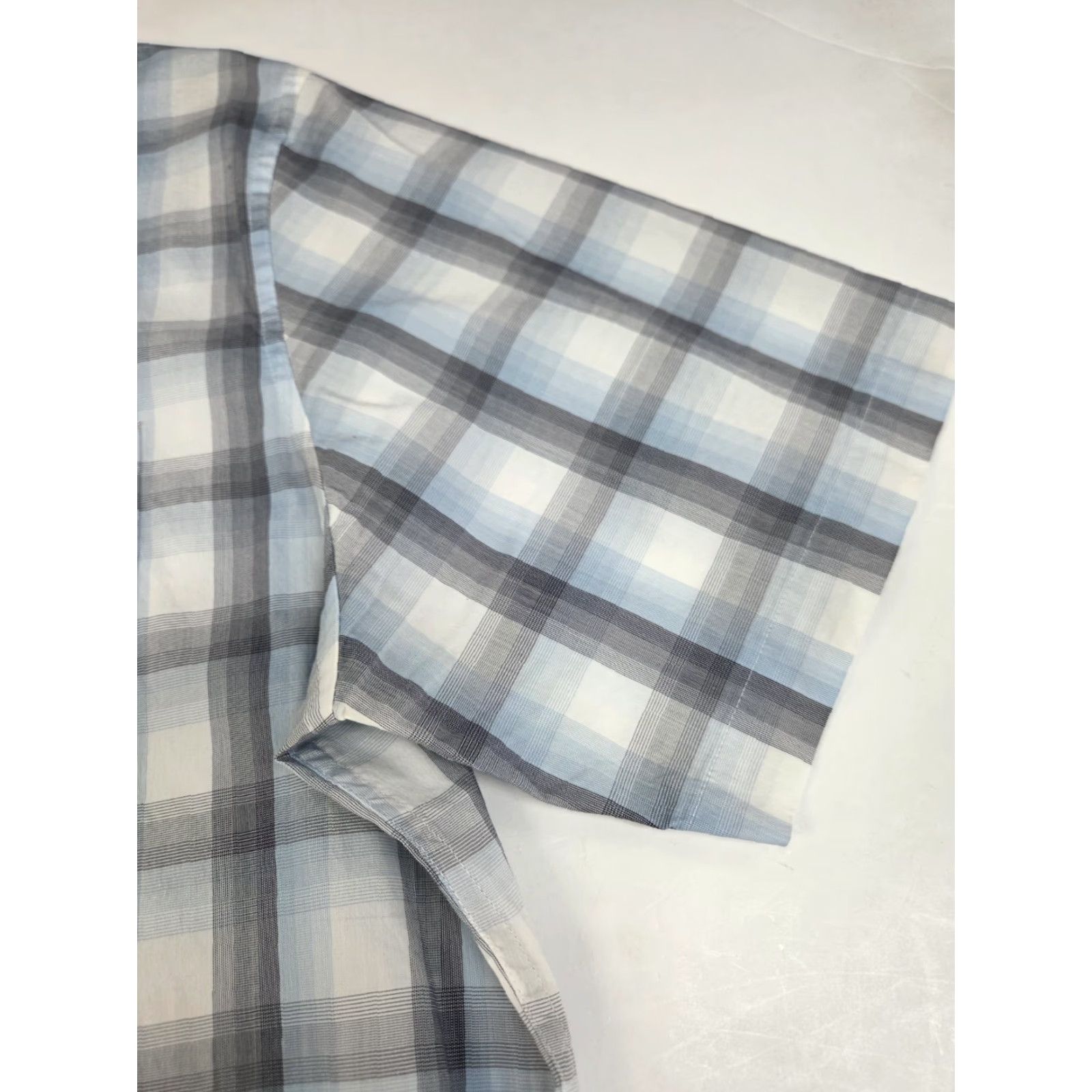 TravisMathew Travis Mathew Men's Short Sleeve Button-Up Blue/Grey Plaid Shirt L Size US L / EU 52-54 / 3 - 7 Thumbnail