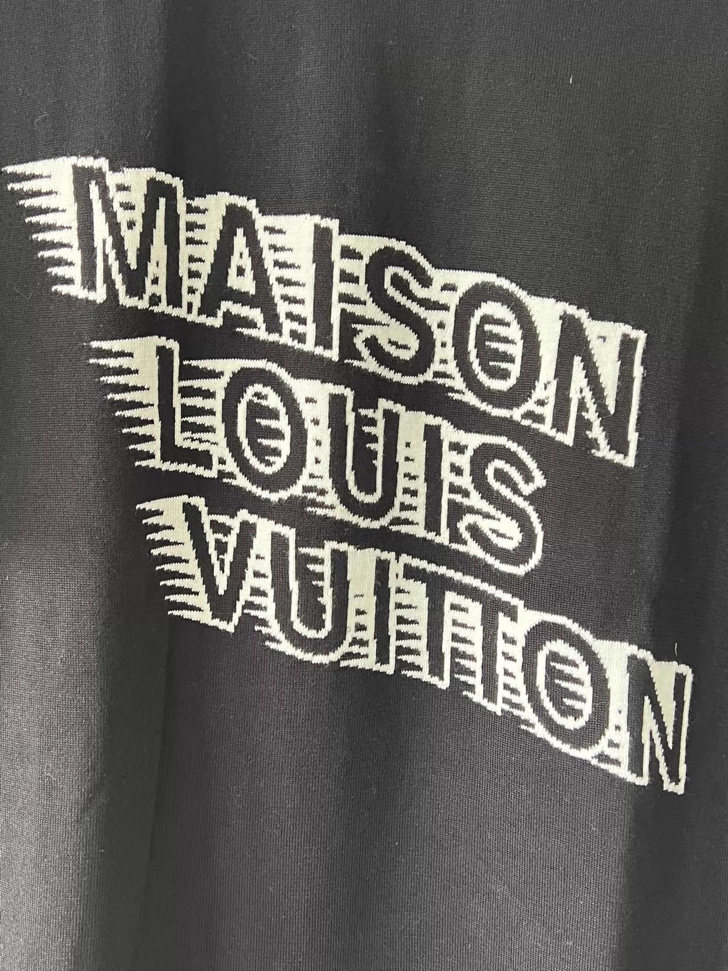 Louis Vuitton Louis Vuitton Black Knit Short-Sleeve XS LV Logo Print Size XS / US 0-2 / IT 36-38 - 4 Thumbnail