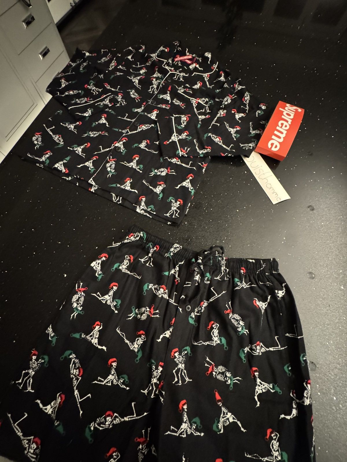 Supreme Supreme FW25 Holiday Pajama Set Size US S / EU 44-46 / 1 - 8 Thumbnail