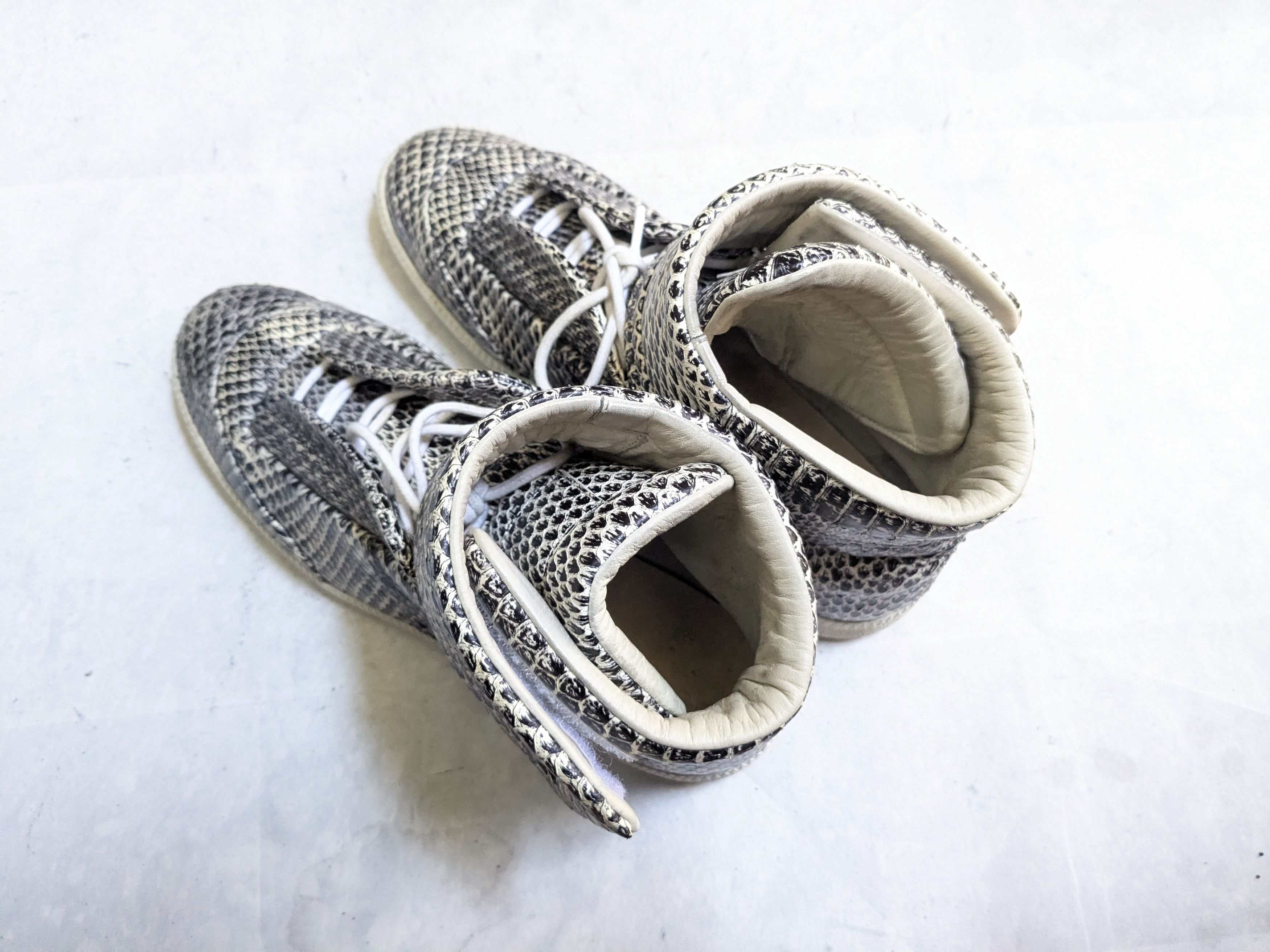 Maison Margiela Maison Margiela Future White Snakeprint 10 43 High Tops Size US 10 / EU 43 - 16 Thumbnail