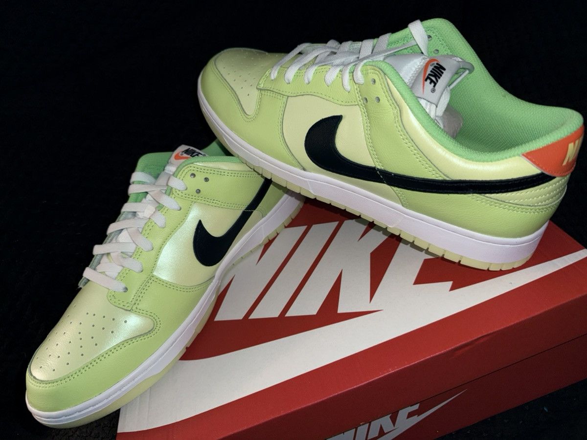 Nike Nike Dunk Low SE “Splash Volt” NEW w/ Box! glow-in-the-dark! Size US 12.5 / EU 45-46 - 1 Thumbnail