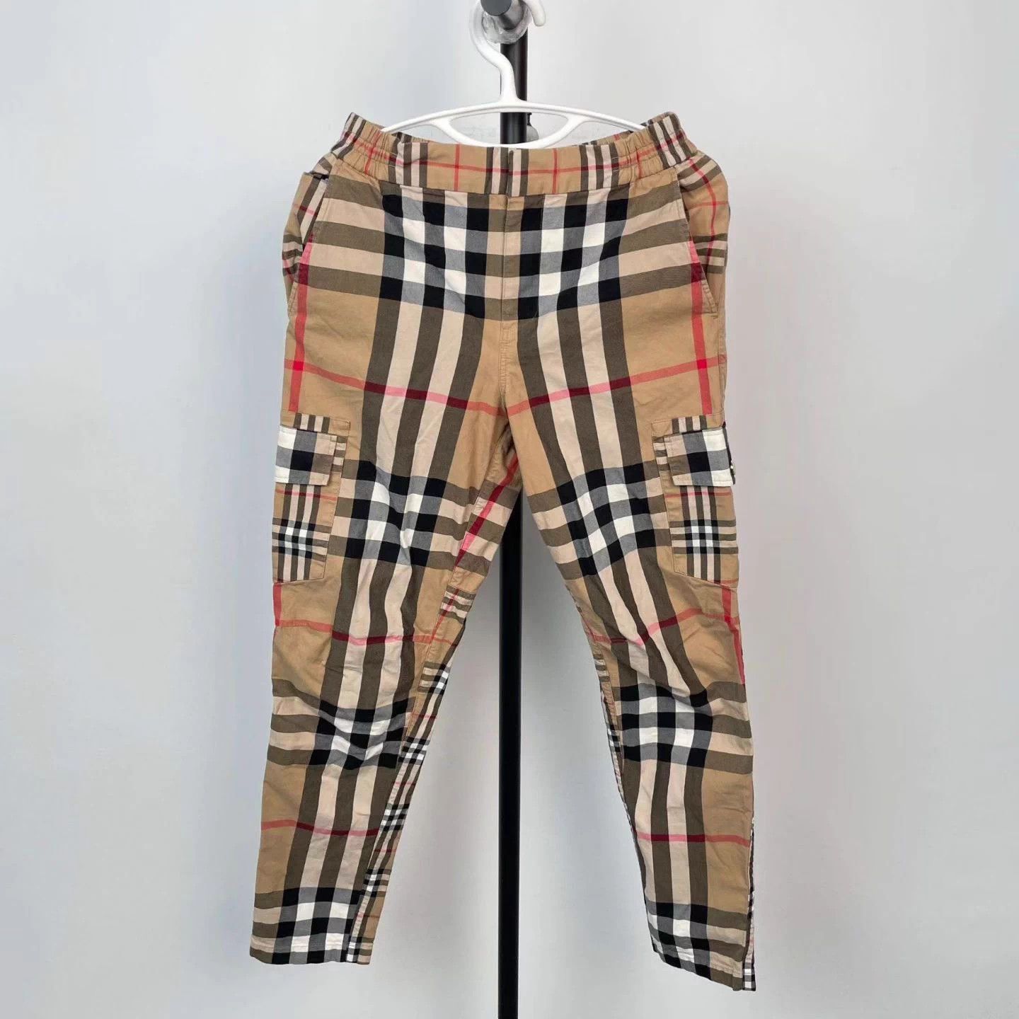 Burberry BURBERRY striped khaki pants 164cm 14Y Size 25" / US 0 / IT 36 - 1 Thumbnail