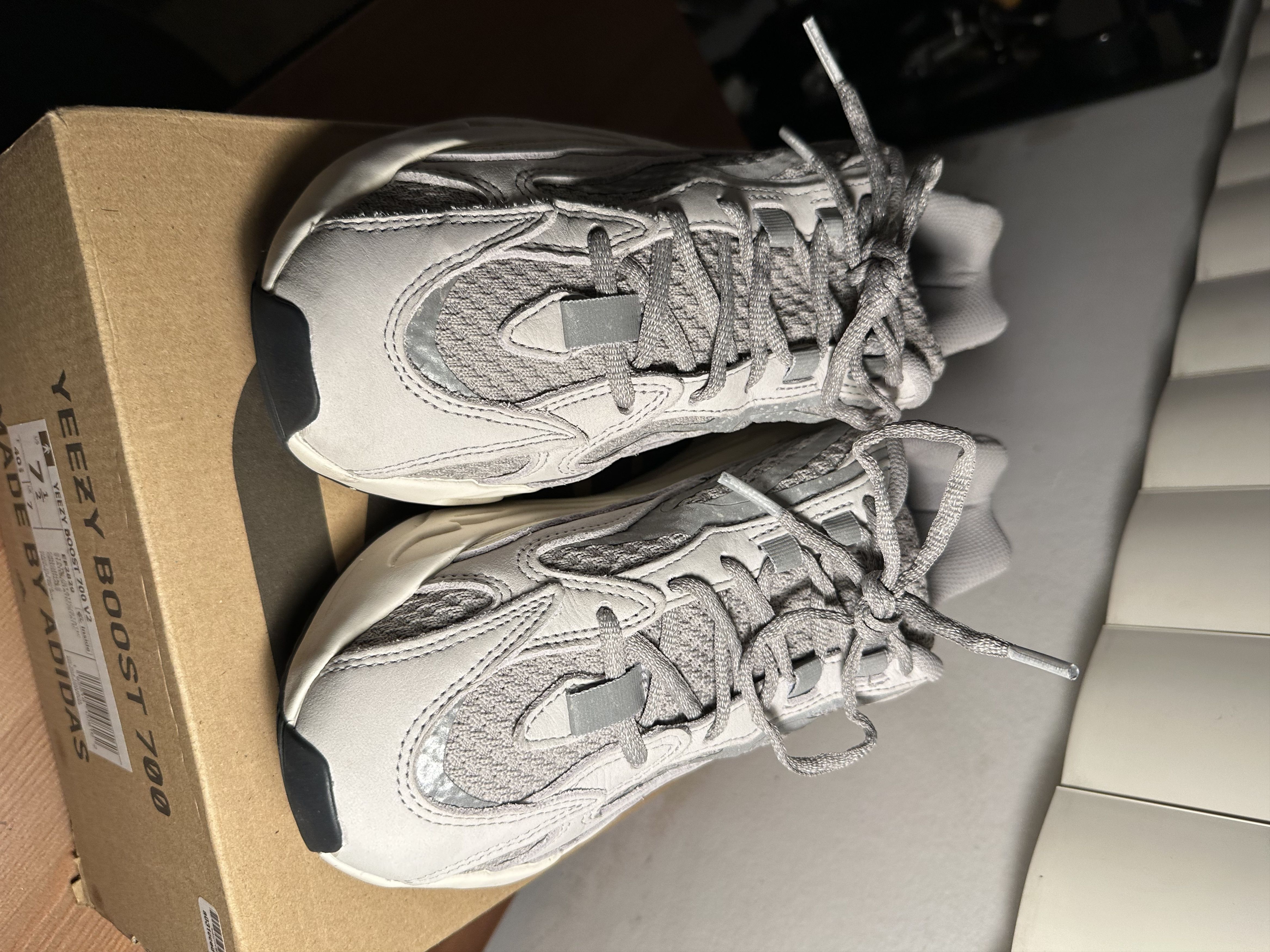 Yeezy Adidas Yeezy Boost 700 V2 Low Static Size 7.5 Size US 7.5 / EU 40-41 - 5 Thumbnail