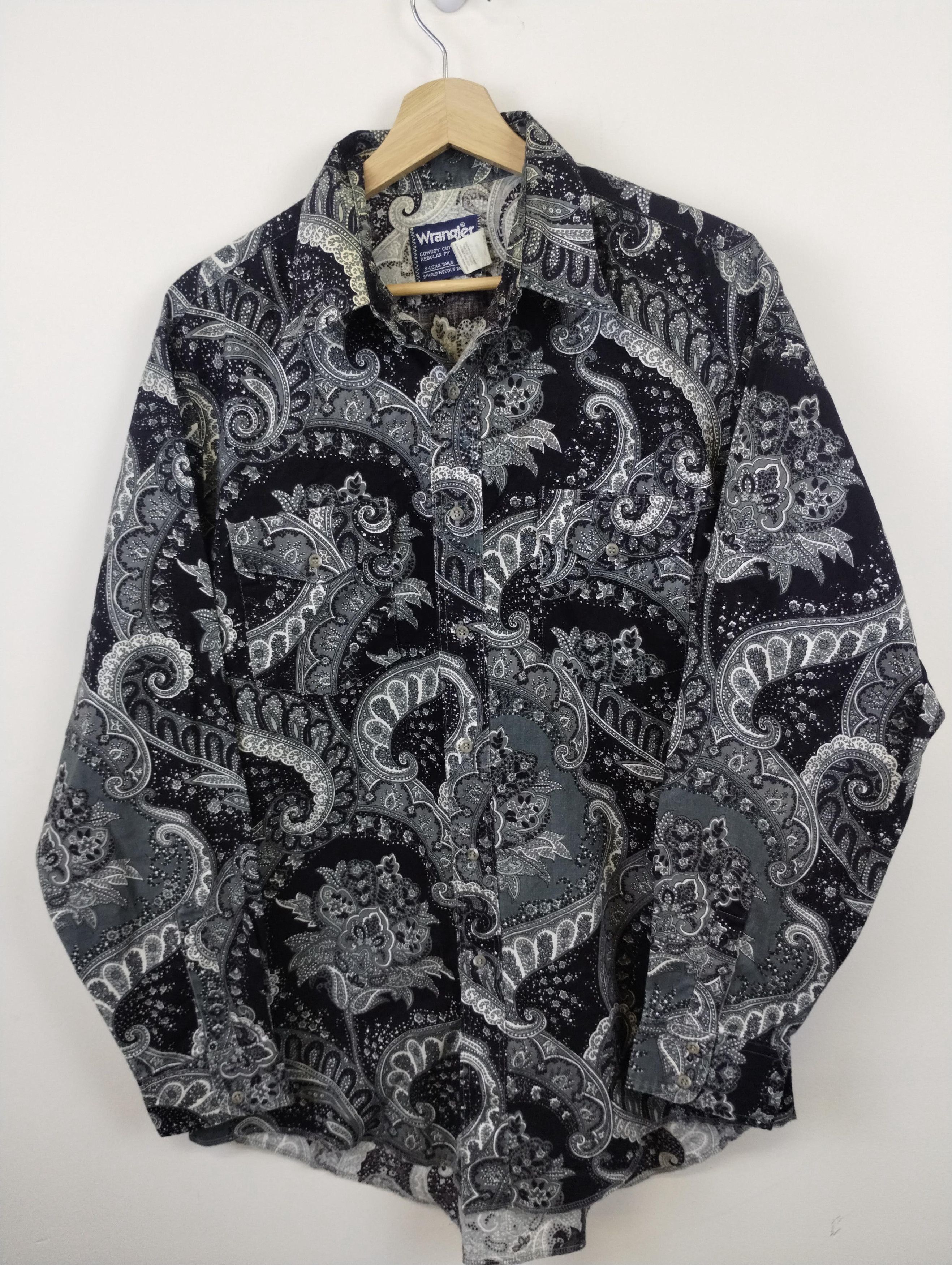 image of Vintage Wrangler Cowboy Cut Paisley Brushpopper in Black, Men's (Size Medium)