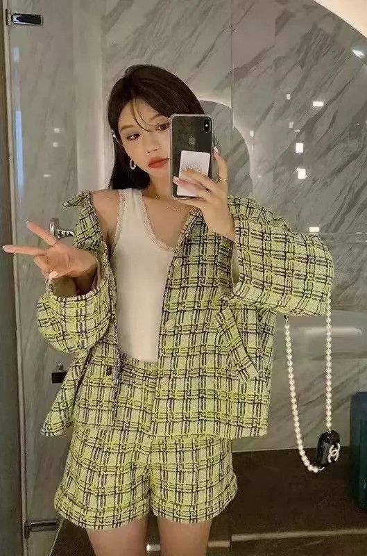 Gucci Gucci Size 36 Green plaid small fragrance lapel jacket siz Size US XXS / EU 40 - 5 Thumbnail