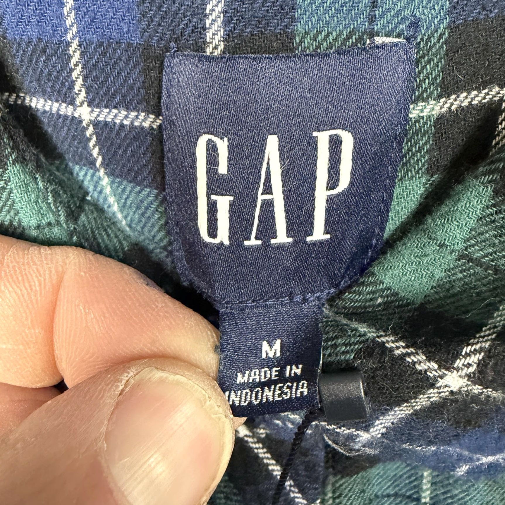 Gap Gap Button-Up Womens M Blue Green Relaxed Fit Flannel Plaid Cabincore Layering Size ONE SIZE - 5 Thumbnail