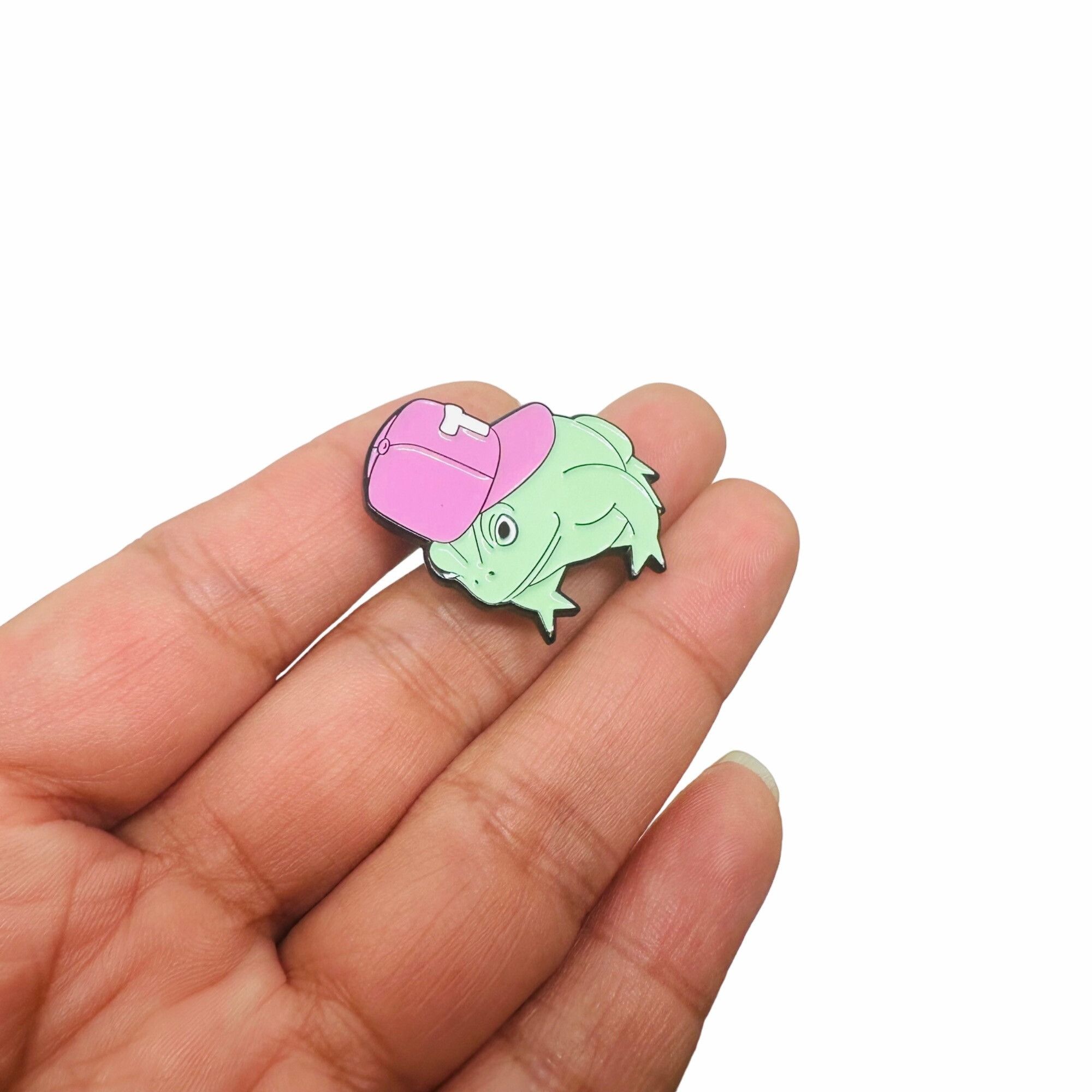 Other ⭐Pin Badge Brooch Enamel Frog With Hat Green Frogo Cool Toad Size ONE SIZE - 3 Thumbnail