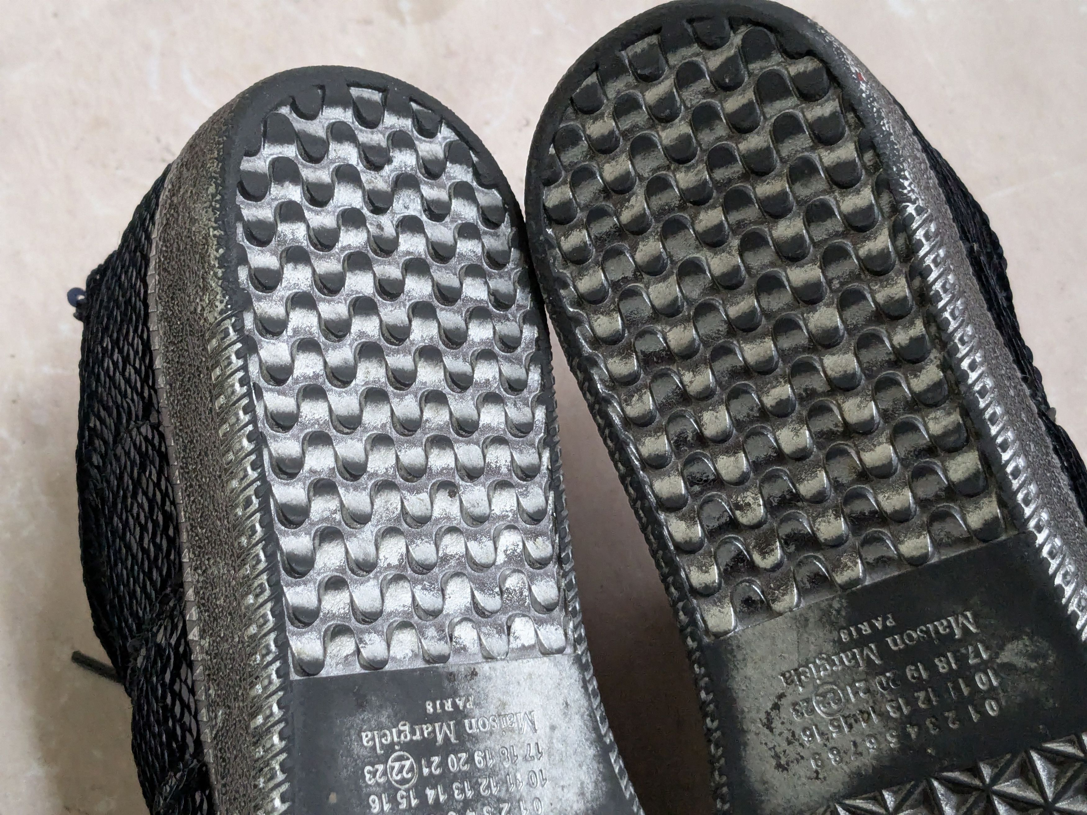 Maison Margiela Maison Margiela Replica GAT Black Sequins 8 41 Low Tops Size US 8 / EU 41 - 16 Thumbnail