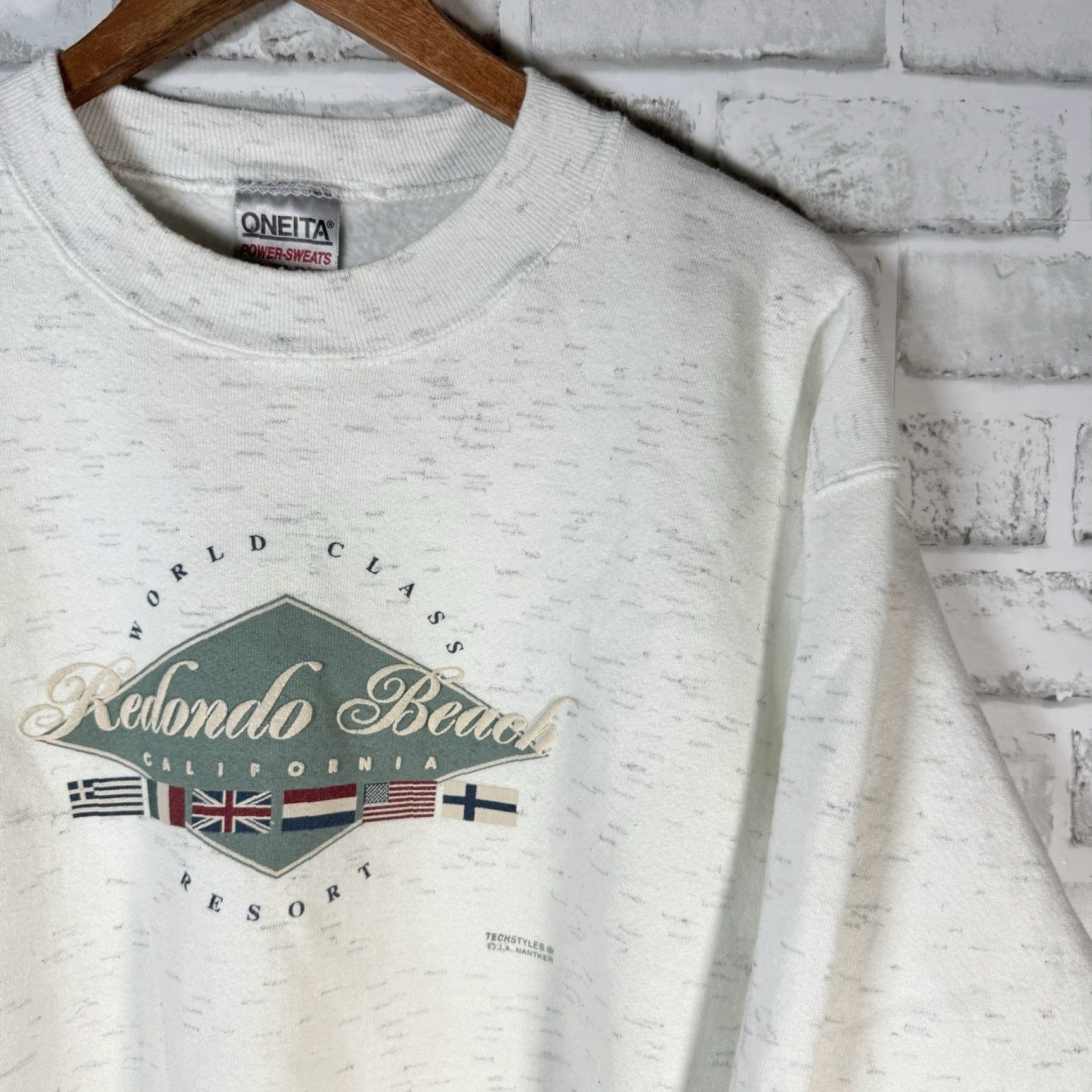 Vintage VTG Oneita Redondo Beach California White Pullover Sweatshirt Mens Size L USA Size US L / EU 52-54 / 3 - 2 Thumbnail