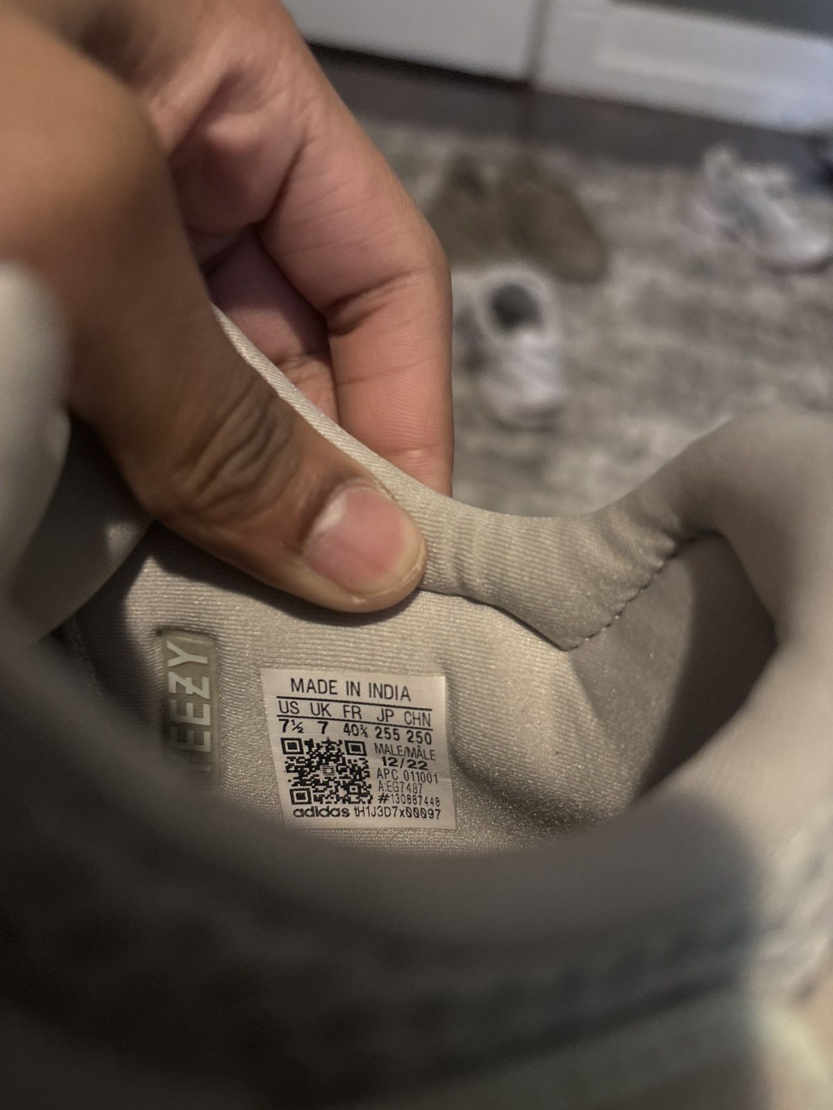 Designer Yeezy boost 700 Size US 7.5 / EU 40-41 - 6 Thumbnail