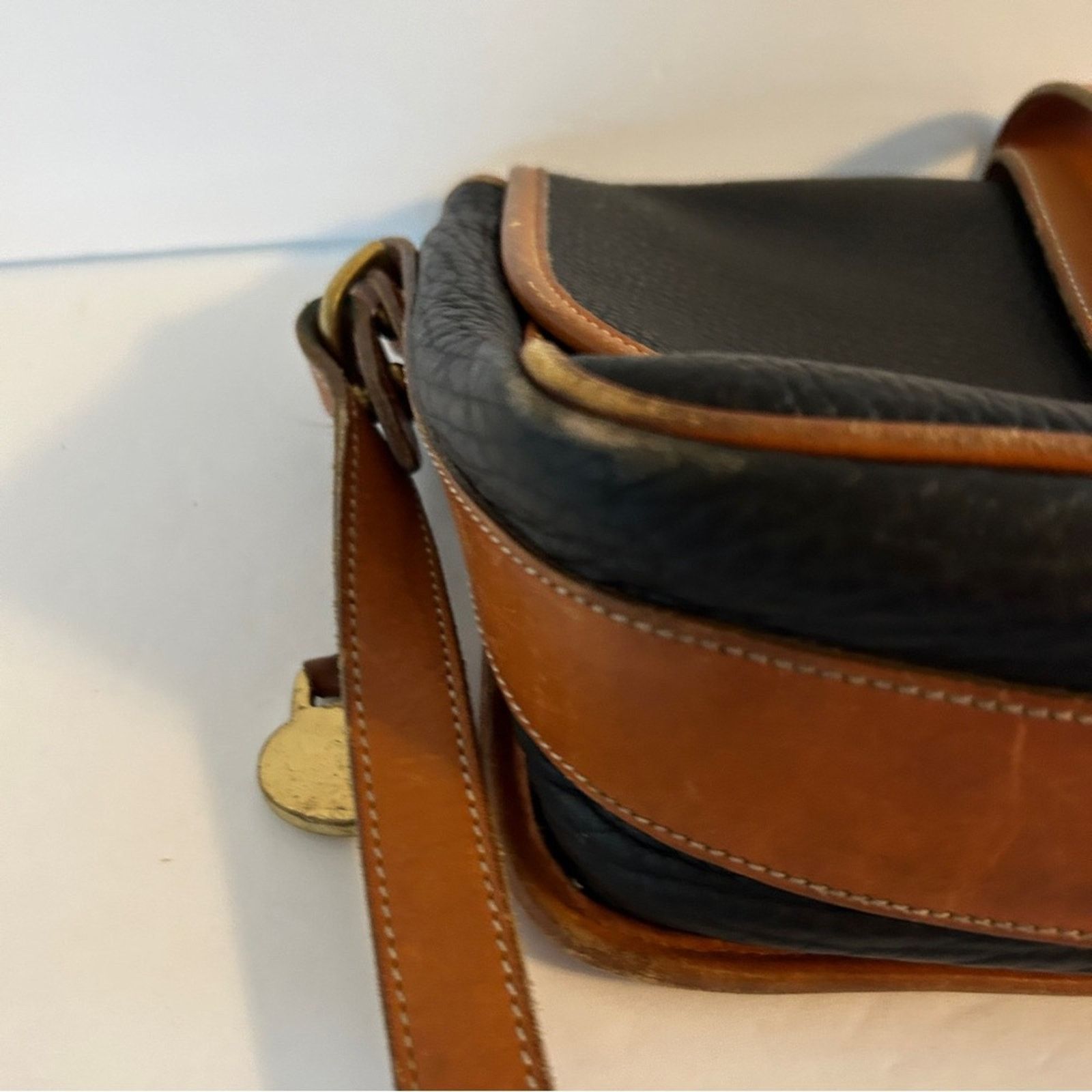 Dooney & Bourke Dooney and Bourke Black and Camel Handbag Size ONE SIZE - 8 Thumbnail