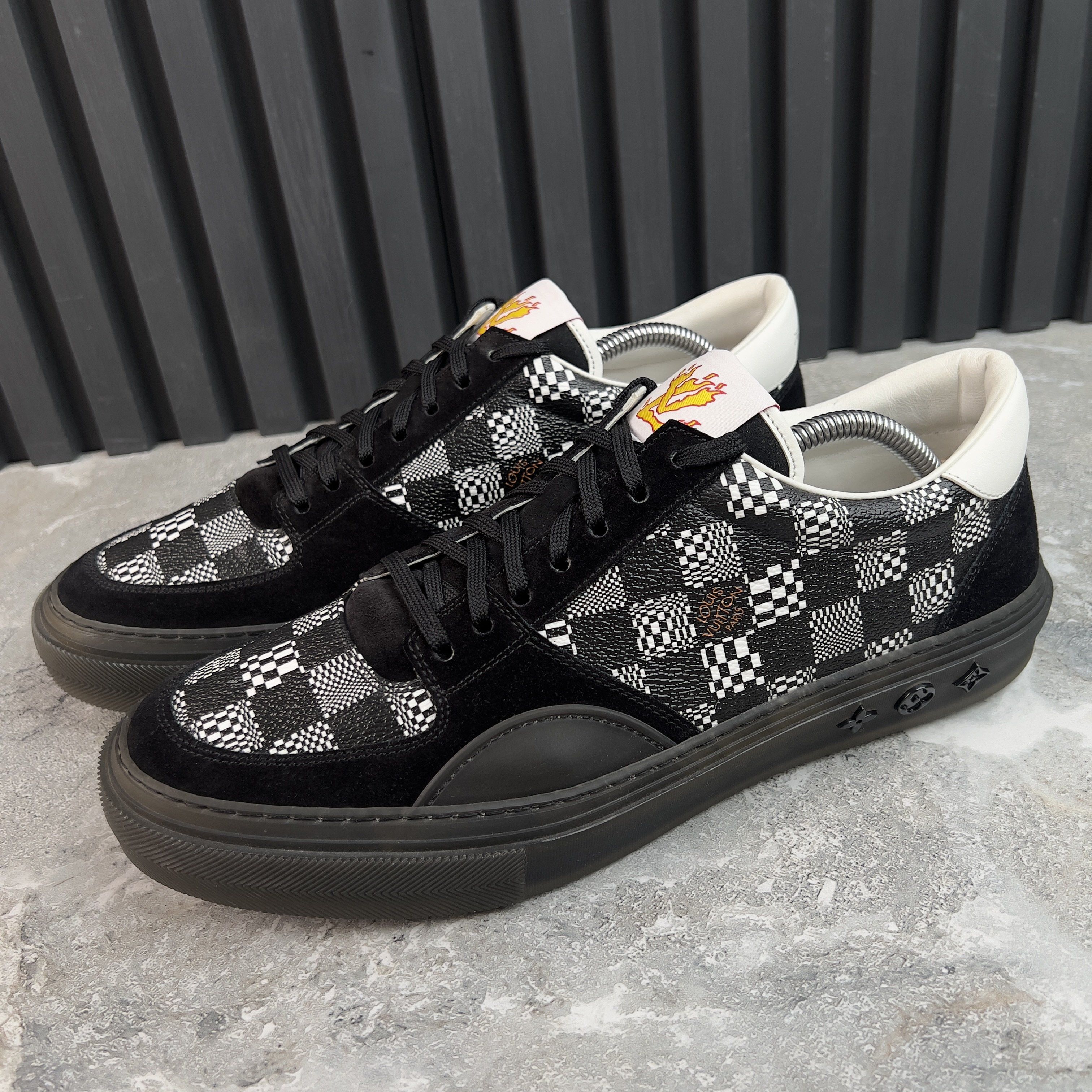 Louis Vuitton Ollie Damier Low Top Sneaker Black Leather Size US 10 / EU 43 - 2 Thumbnail