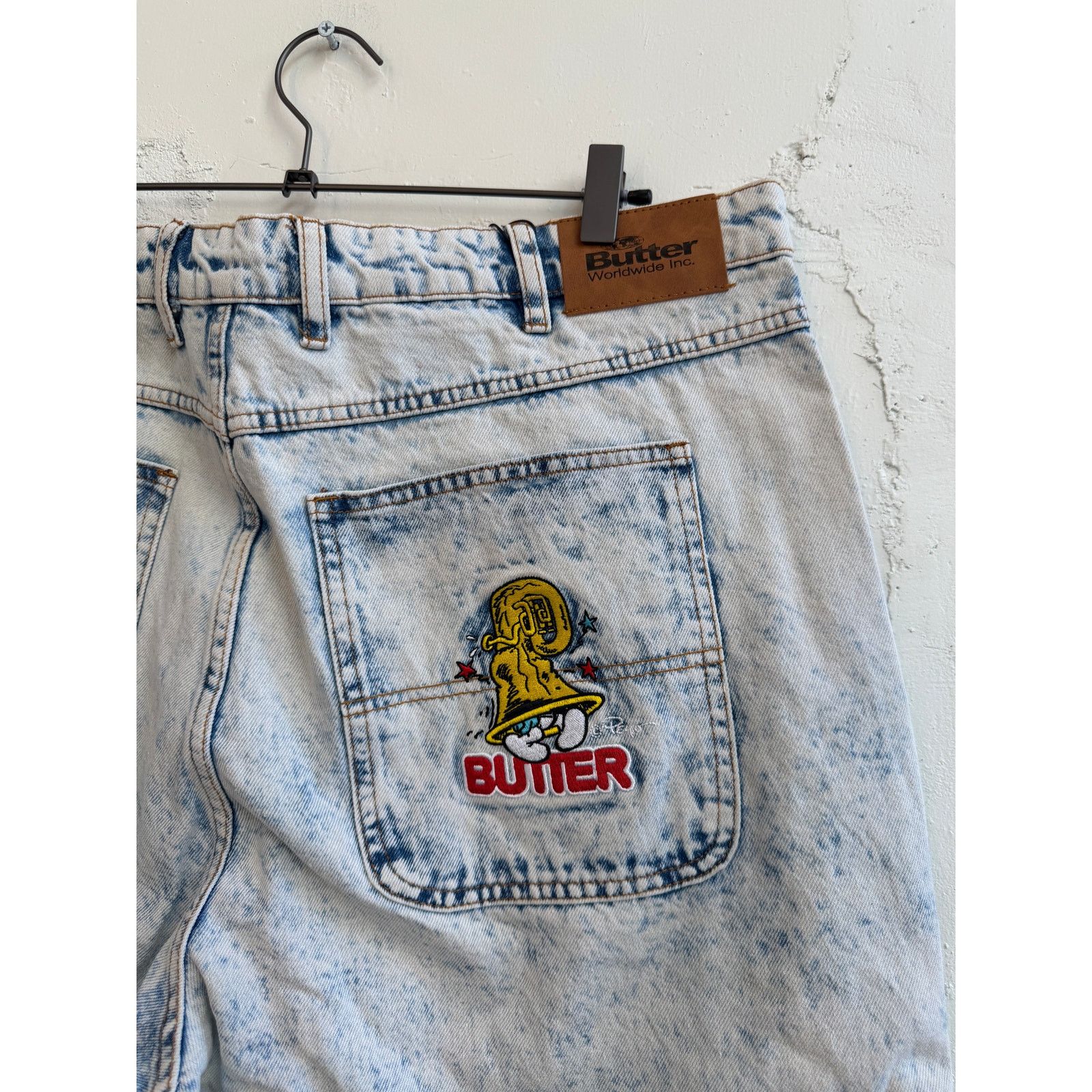 Butter Goods Butter Goods x The Smurfs Harmony Bleach Dyed Denim Pants Size US 38 / EU 54 - 3 Thumbnail