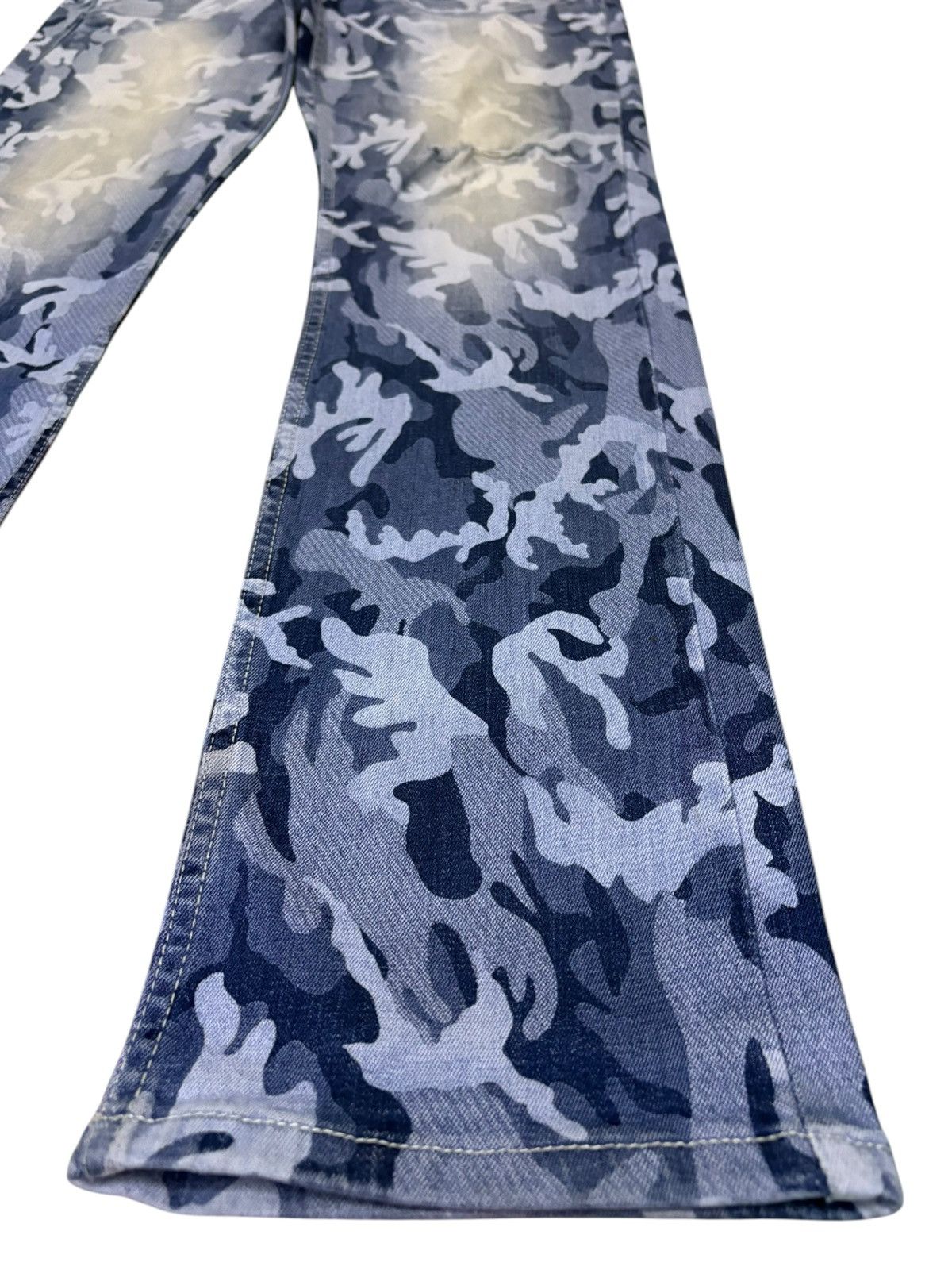 Japanese Brand Vintage Japanese Brand Army Navy Camo Distressed Jeans Size US 33 - 7 Thumbnail