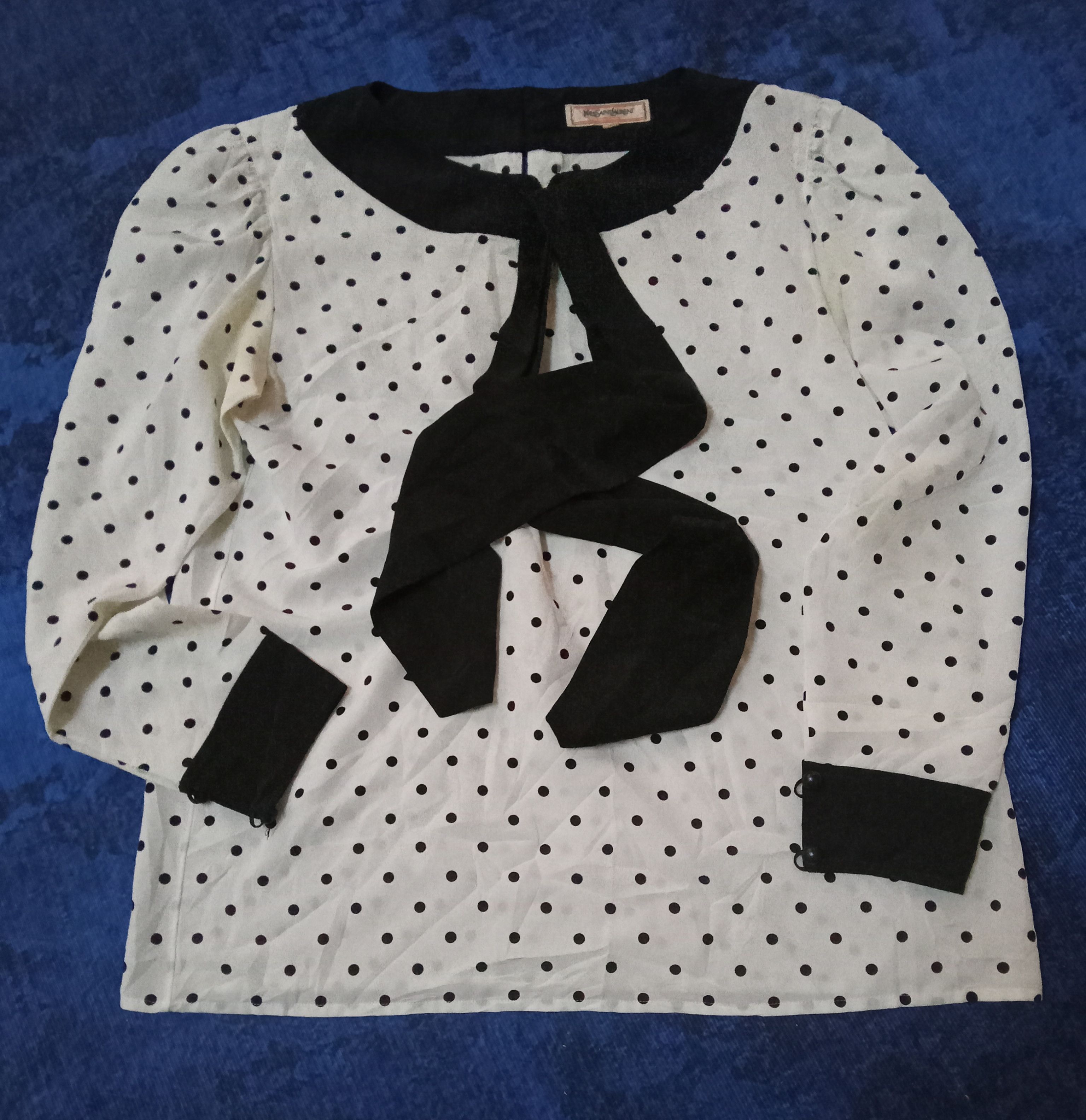 Yves Saint Laurent Yves Saint Laurent chemisiers Polkadots Blouse Size M / US 6-8 / IT 42-44 - 1 Thumbnail