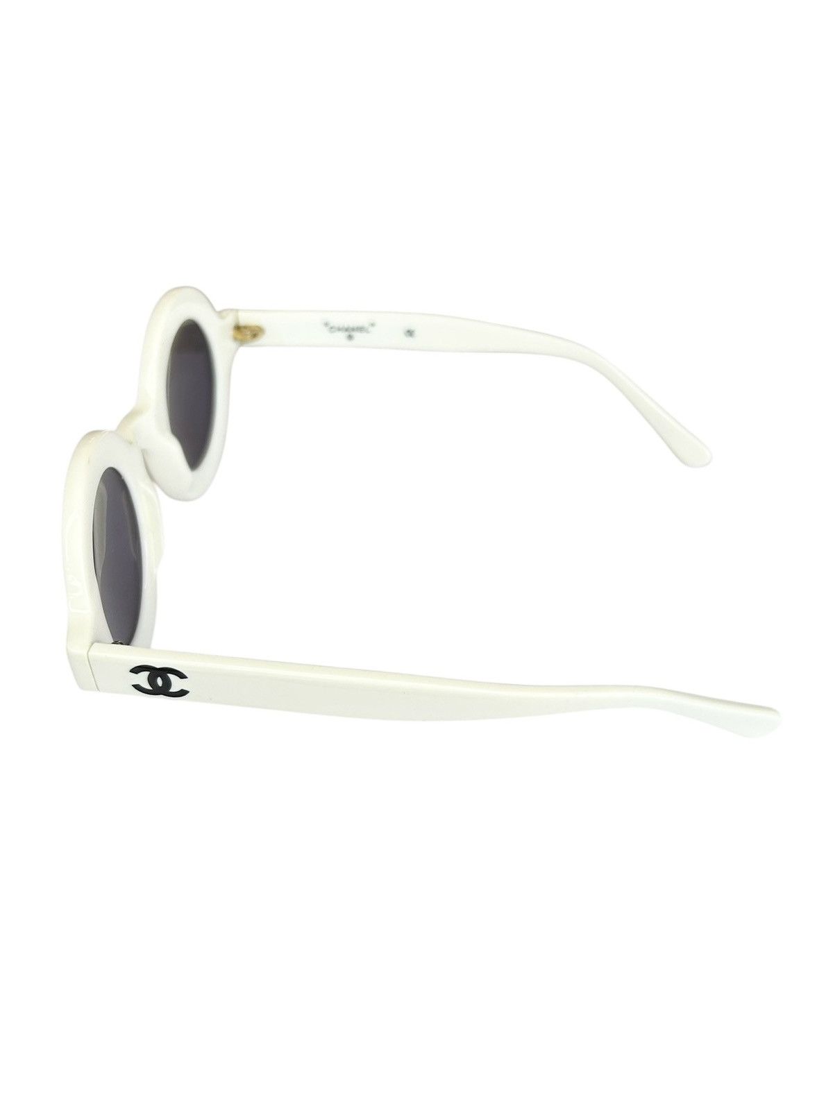Chanel S/S 93 Round Logo Sunglasses Size ONE SIZE - 7 Thumbnail