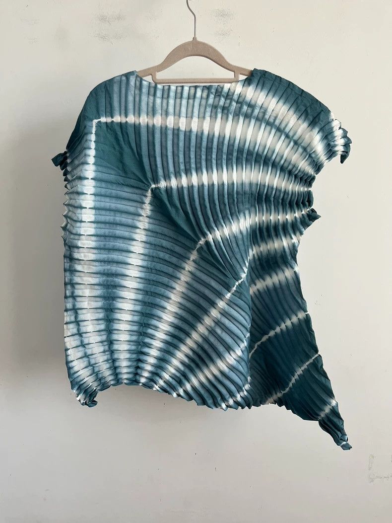 Issey Miyake Issey Miyake size:2 Blue-gray pleated short-sleeved shirt Size S / US 4 / IT 40 - 2 Thumbnail