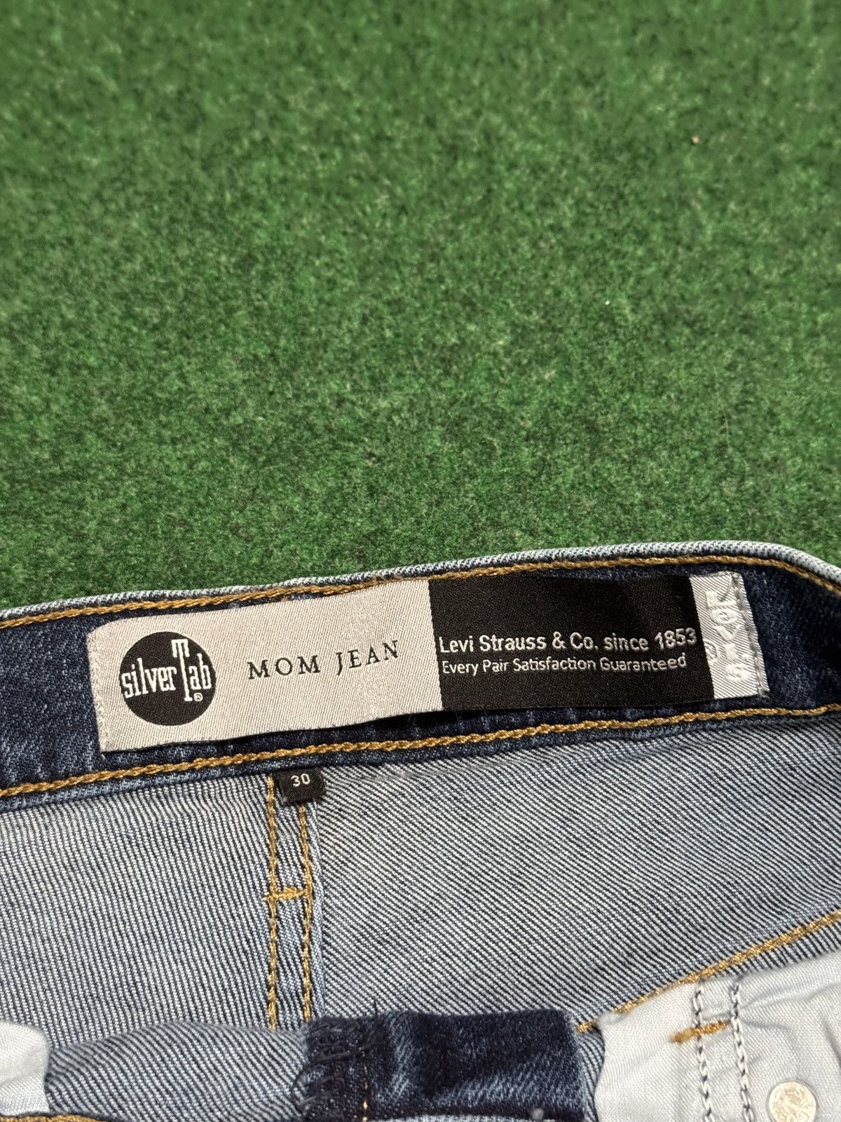 Levi's Levis Silvertab Mom Jeans 32x27 Dark Wash Denim Jeans Size 32" / US 10 / IT 46 - 4 Thumbnail