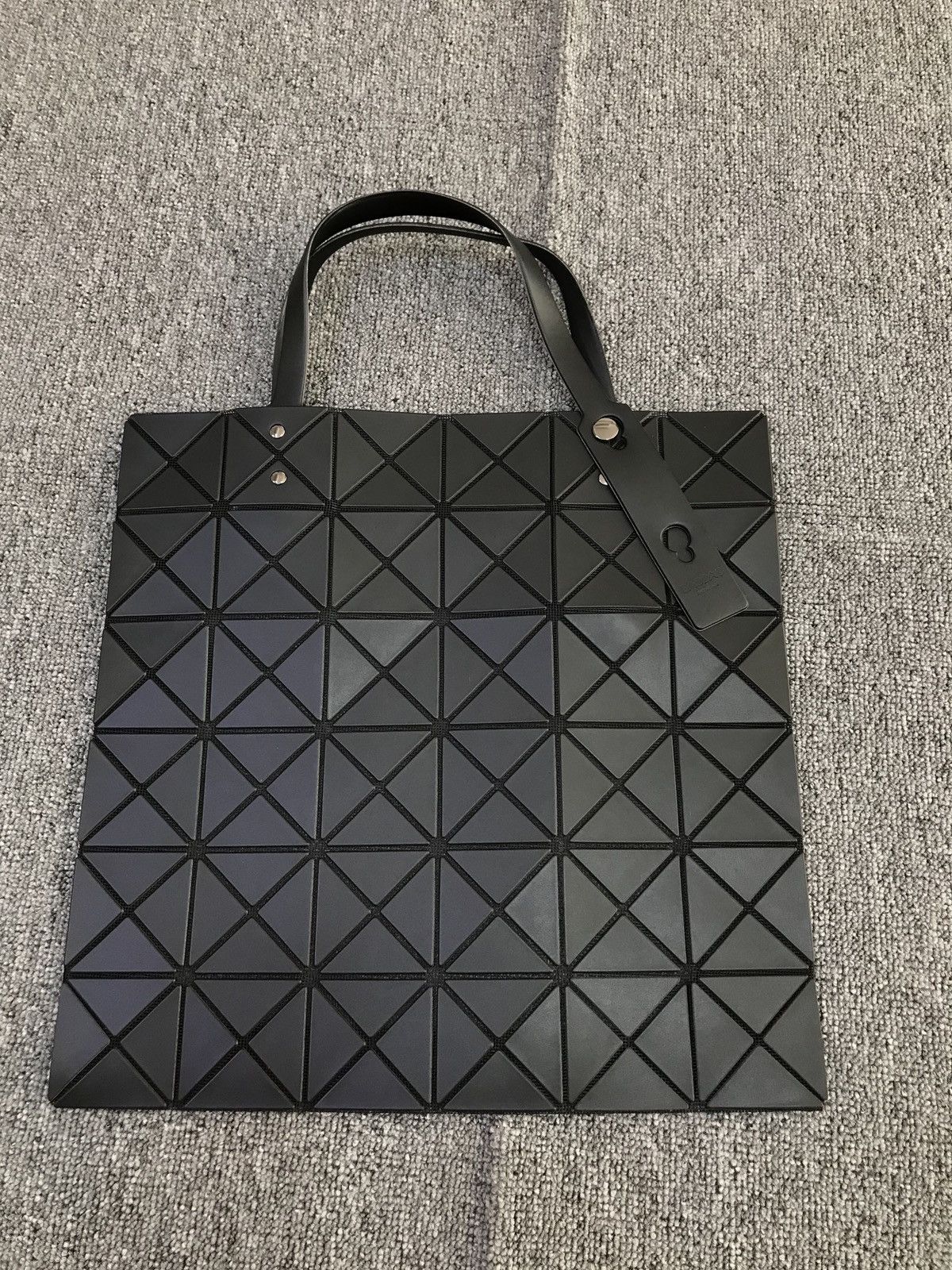 Issey Miyake Bao Bao BAO BAO ISSEY MIYAKE WHITE LUCENT BASIC TOTE Size ONE SIZE - 2 Thumbnail