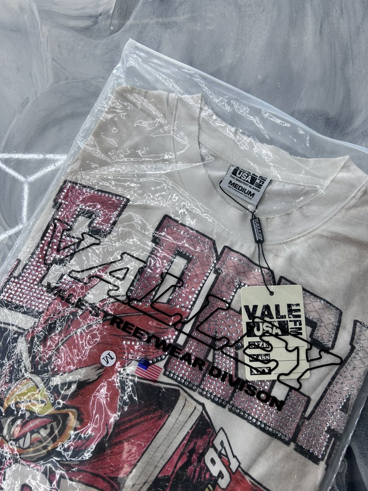 Vale Vale Falcon Bling Tee Cream Red Size M Size US M / EU 48-50 / 2 - 10 Thumbnail