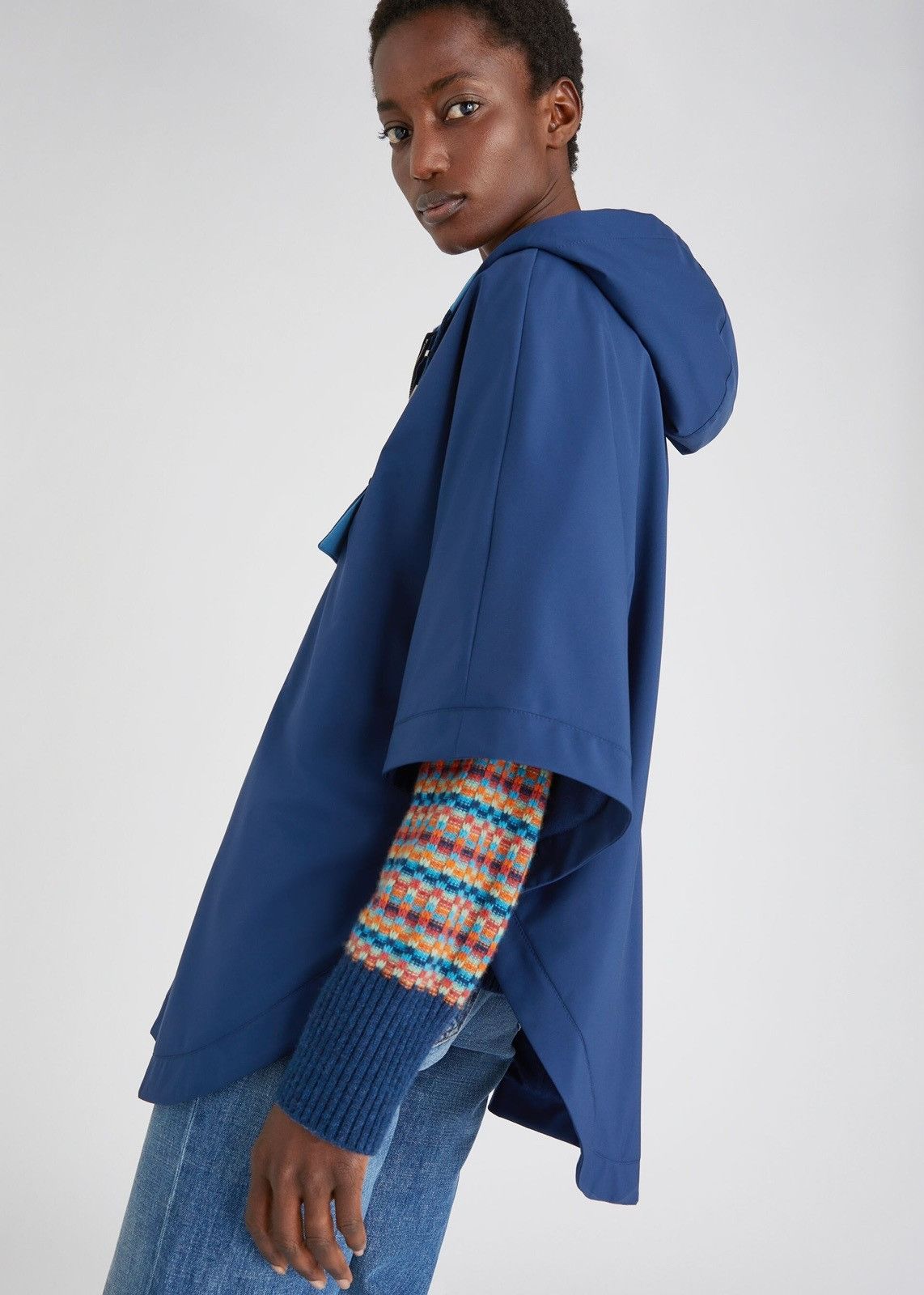 Loro Piana o1srvl11e0824 Size: OS / Haben Windmate Cape in Blue Size ONE SIZE - 2 Thumbnail