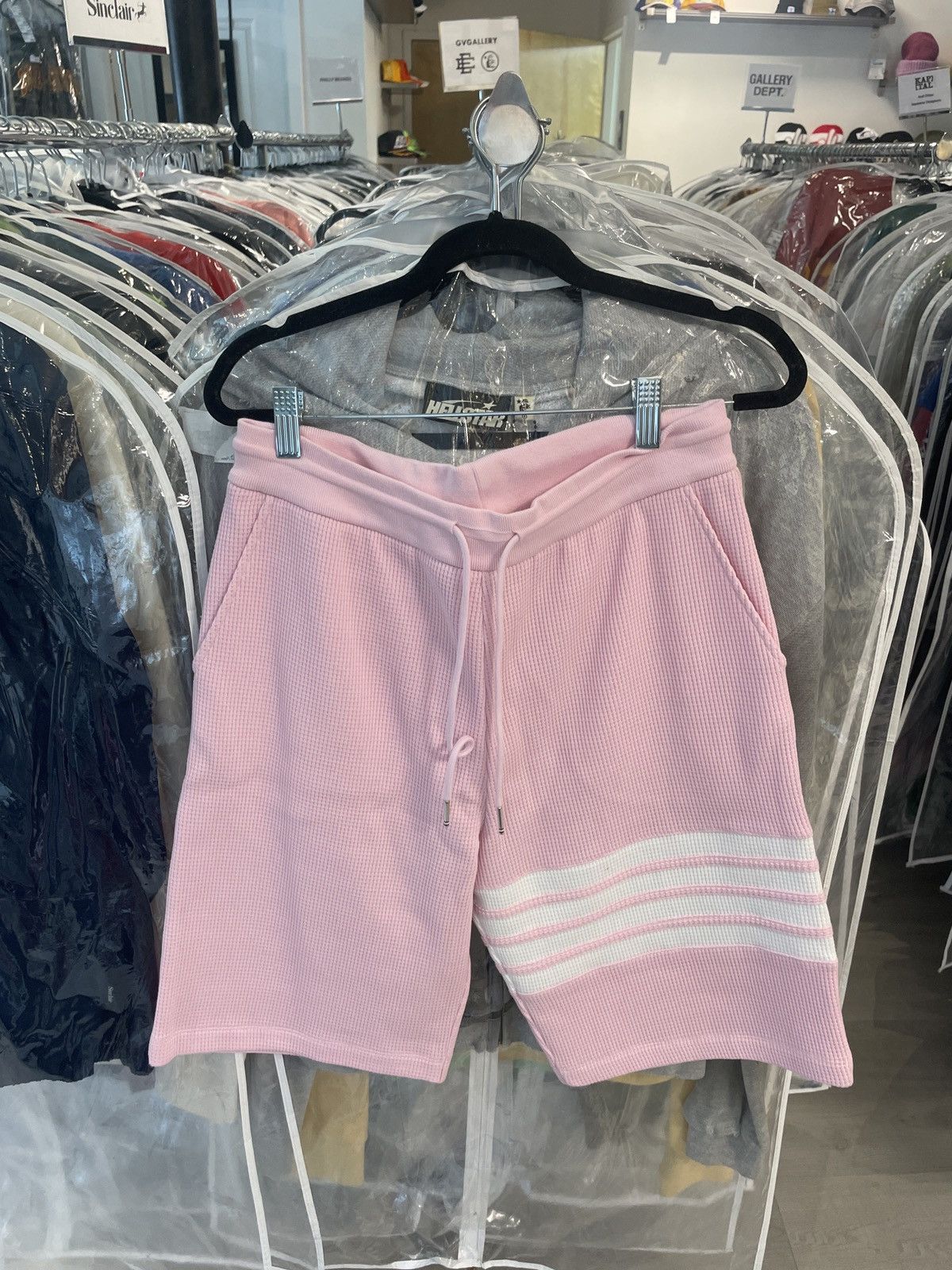 Thom Browne Thom Browne Waffle Shorts Pink Size US 30 / EU 46 - 1 Thumbnail