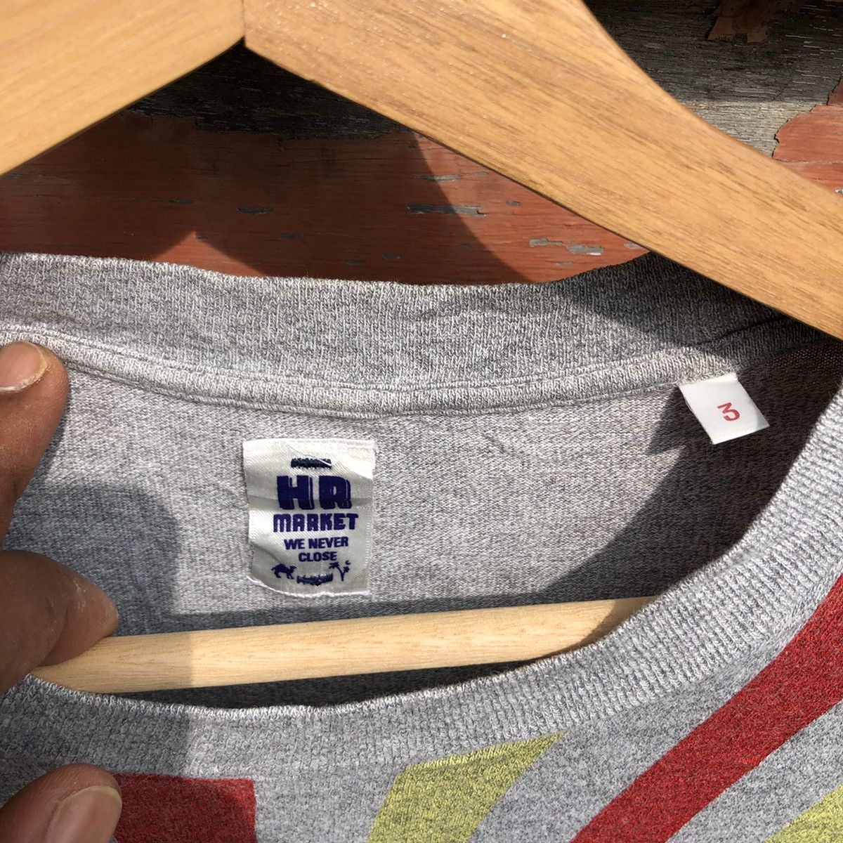 Blue Blue Japan Vintage H.R Market We Never Close Tshirt Size US M / EU 48-50 / 2 - 6 Thumbnail