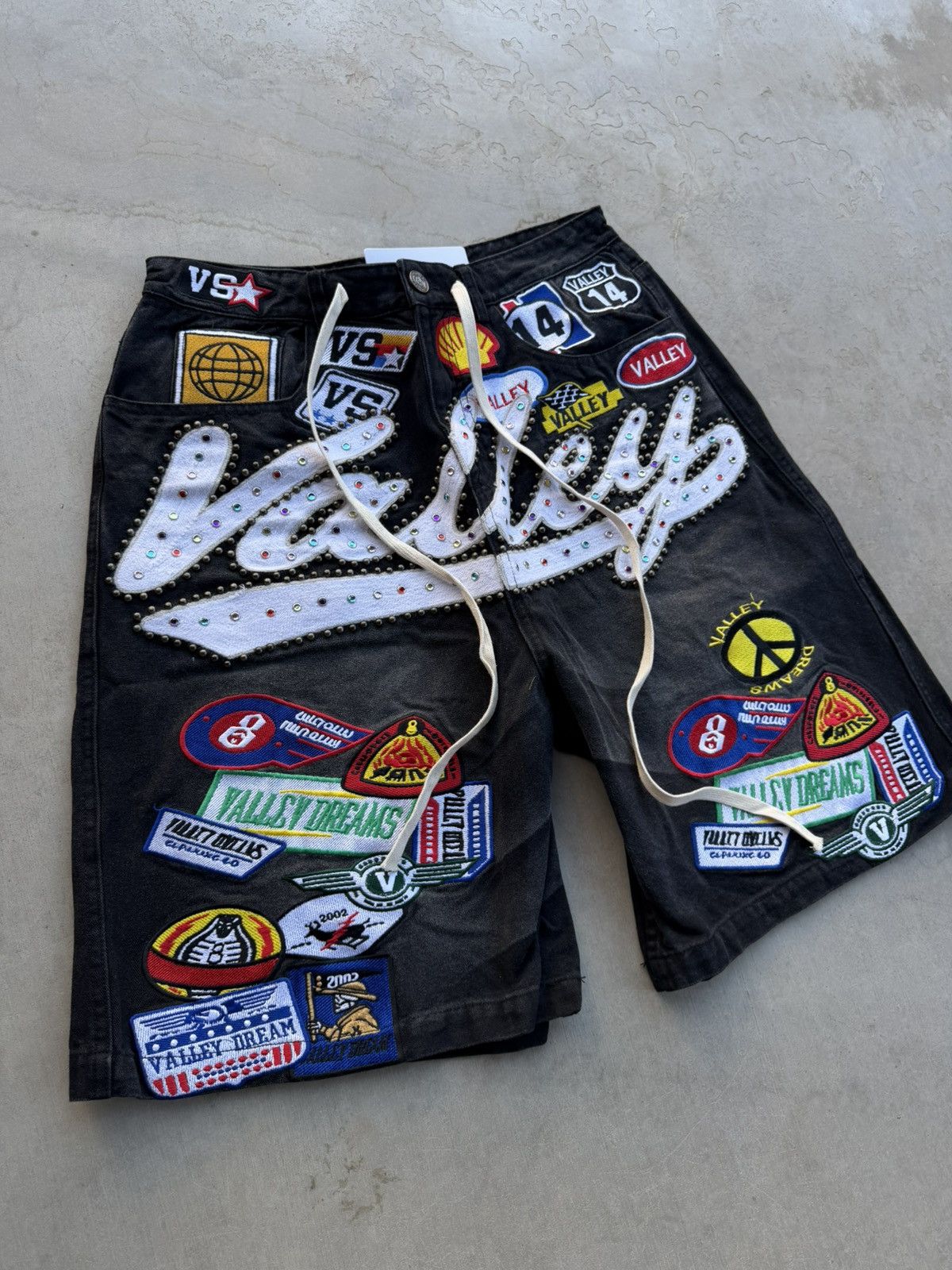Vale Vale Forever Black 1980s Patchwork Jorts – Black – New 36 Size US 36 / EU 52 - 3 Thumbnail