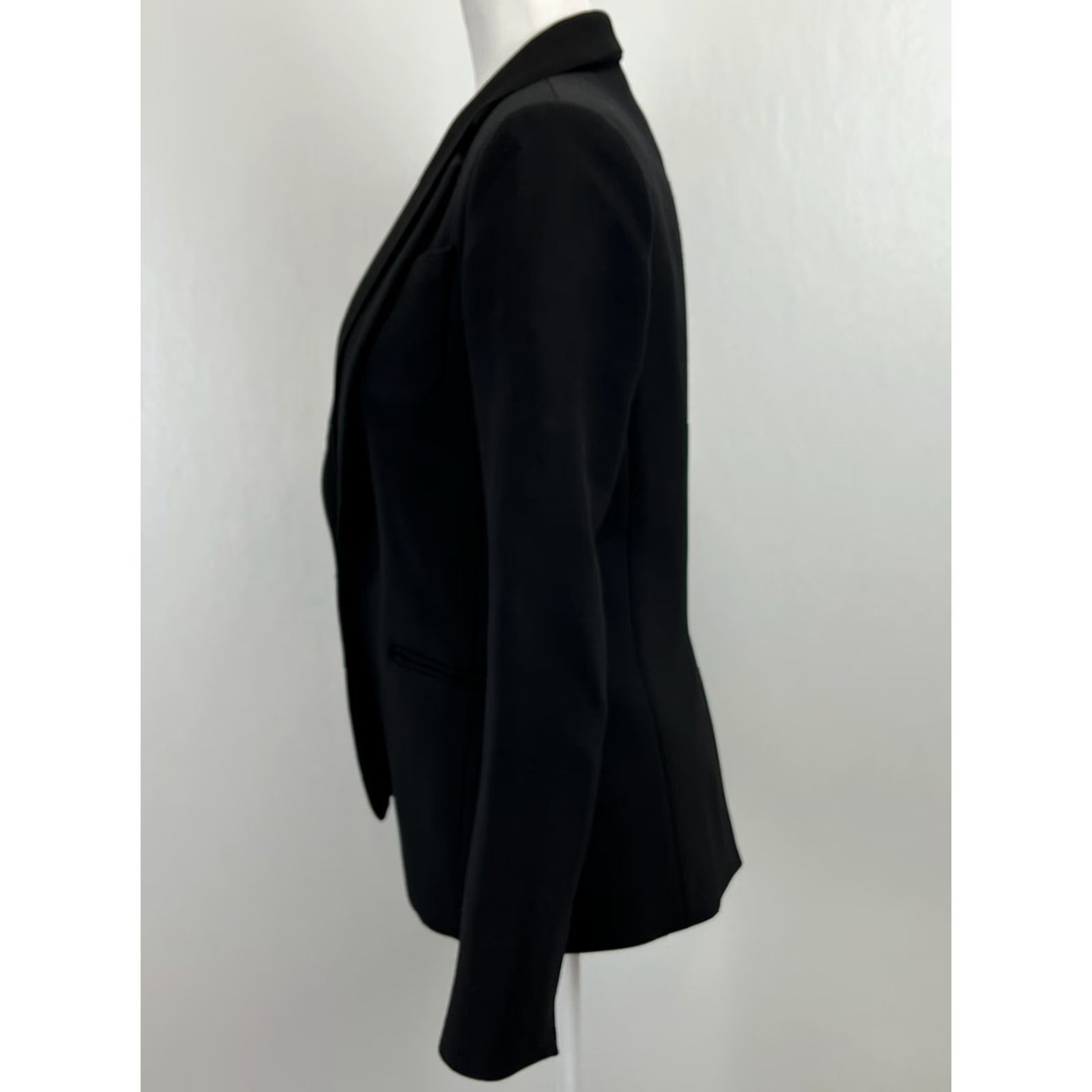 Theory Theory Blazer Women Sz 0 Black Wool Blend Double Lapel Single Button EUC Womens Size XS / US 0-2 / IT 36-38 - 2 Thumbnail