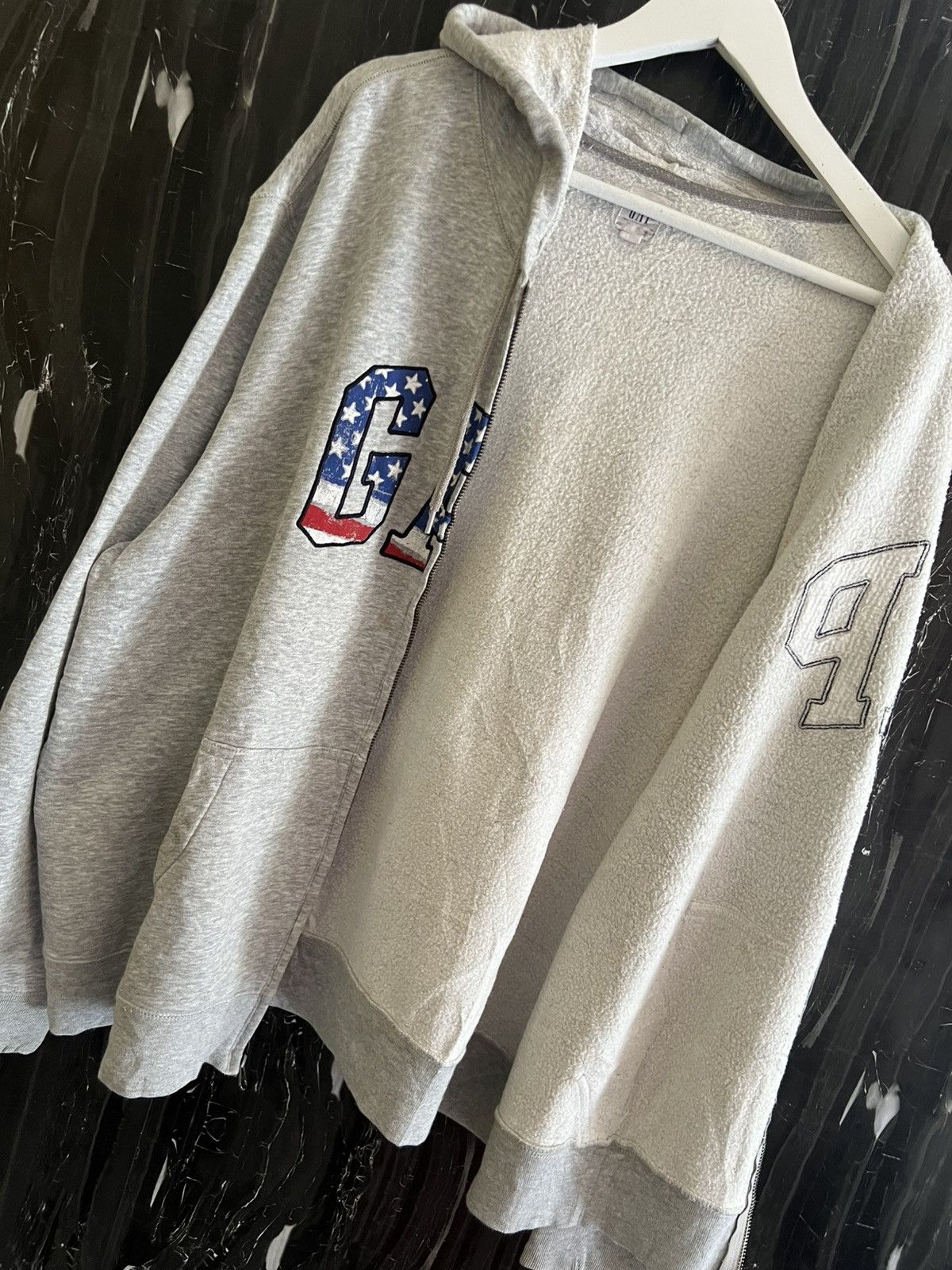 GAP SWEATER
