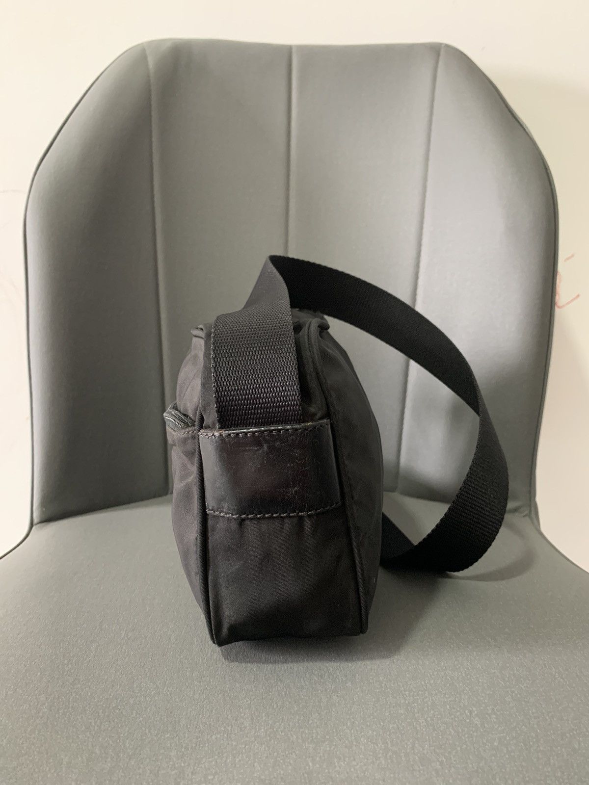 Prada Vintage Prada Black Sling Messenger Crossbody Bag Size ONE SIZE - 5 Thumbnail