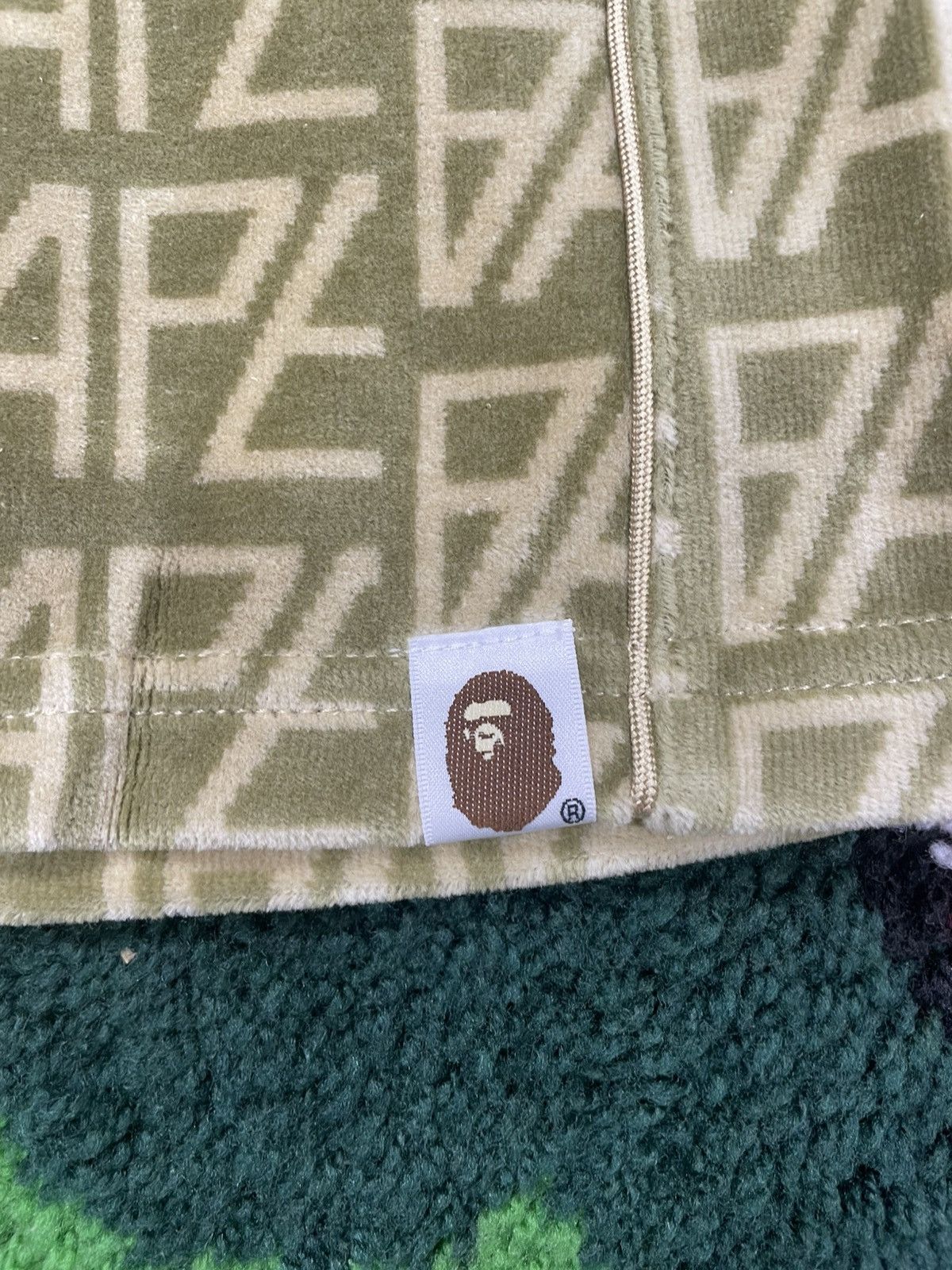 Bape BAPE LOGO MONOGRAM VELOUR SHORTS Size US 29 - 3 Thumbnail