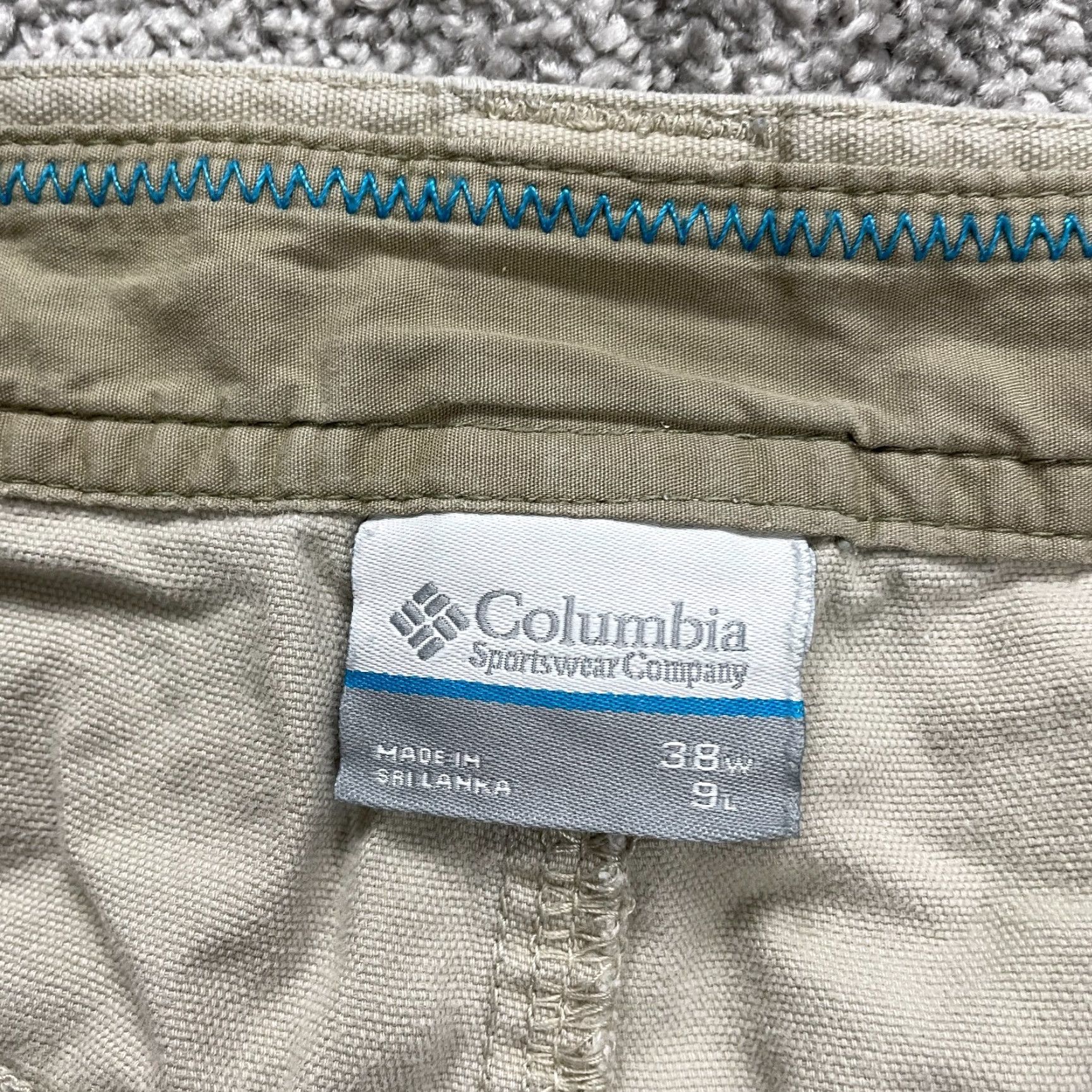 Vintage Columbia Cargo Shorts Mens 38x9 Brown Canvas Pockets Outdoor Casual, Regular Fit, 9 Inseam Size US 38 / EU 54 - 7 Thumbnail