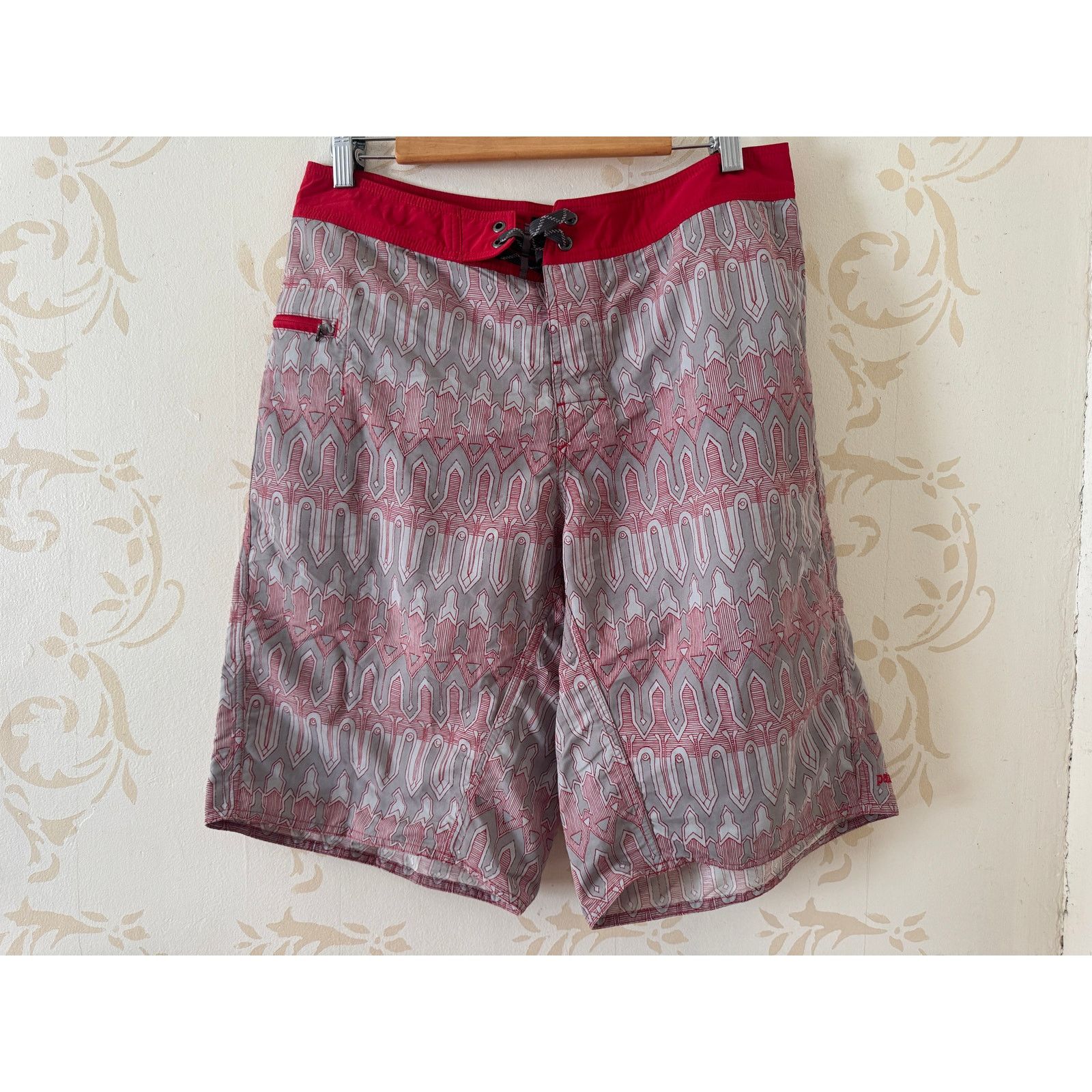 Patagonia Mens Size 33 Patagonia Red Swimwear Trunks Size US 32 / EU 48 - 3 Thumbnail