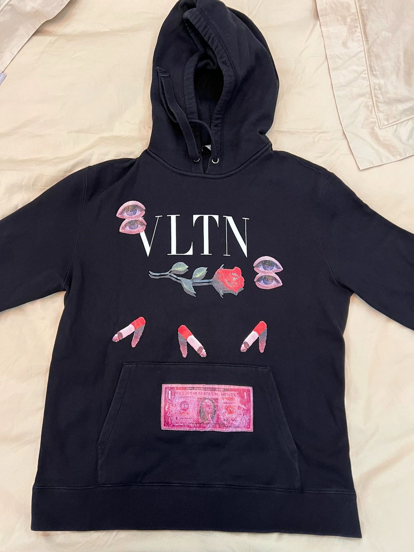Valentino Valentino Large Logo Distressed Black Sweatshirt S Oversized Size US S / EU 44-46 / 1 - 1 Thumbnail
