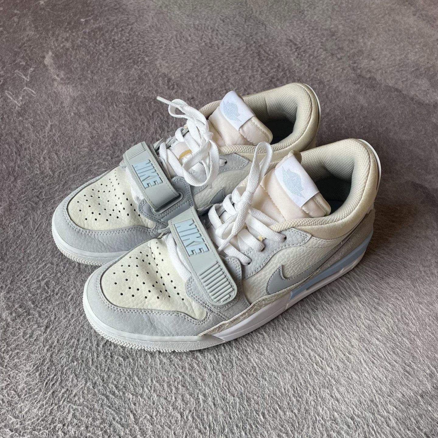 Nike Nike White Lowtop Sneakers 40 Men Size US 7.5 / EU 40-41 - 1 Thumbnail