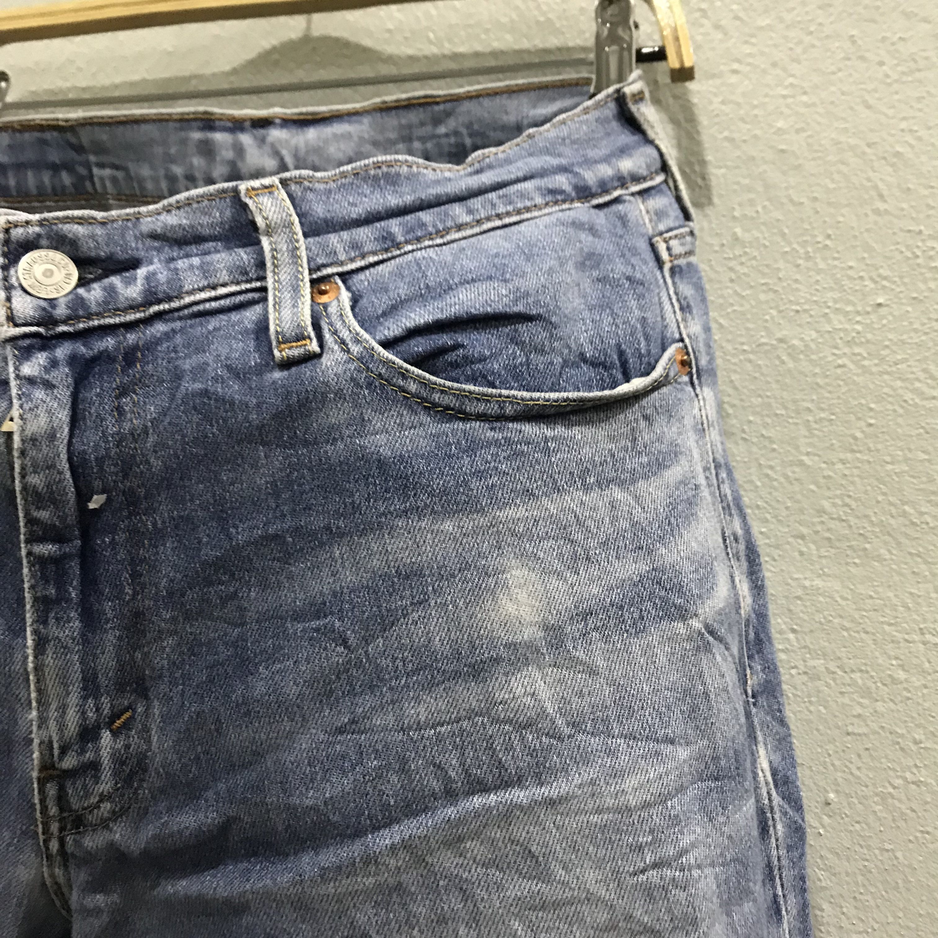 Levi's Vintage Levi’s 511 Slim Fit Jeans Light Wash Distressed Size US 32 / EU 48 - 6 Thumbnail