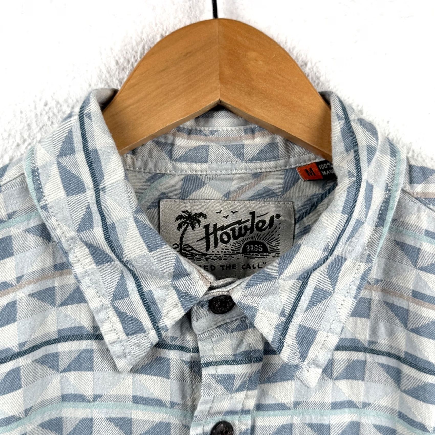 Howler Brothers Howler Brothers Shirt Mens M Preppy 100% Cotton Button Up Short Sleeve Blue Geometric Pattern Regular Fit 46 Chest Adult Men Size US M / EU 48-50 / 2 - 6 Thumbnail