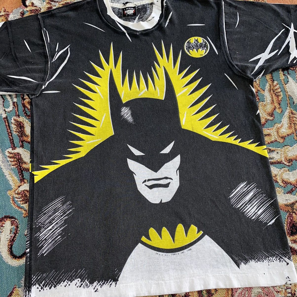 DC Comics VINTAGE 80S BATMAN AOP TEE Size US L / EU 52-54 / 3 - 5 Thumbnail