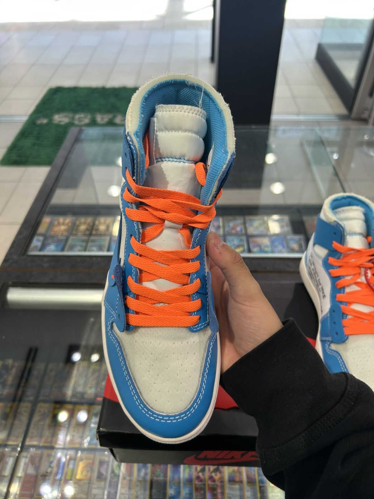 Jordan Brand × Off-White Jordan 1 Off-white UNC Size US 7.5 / EU 40-41 - 8 Thumbnail