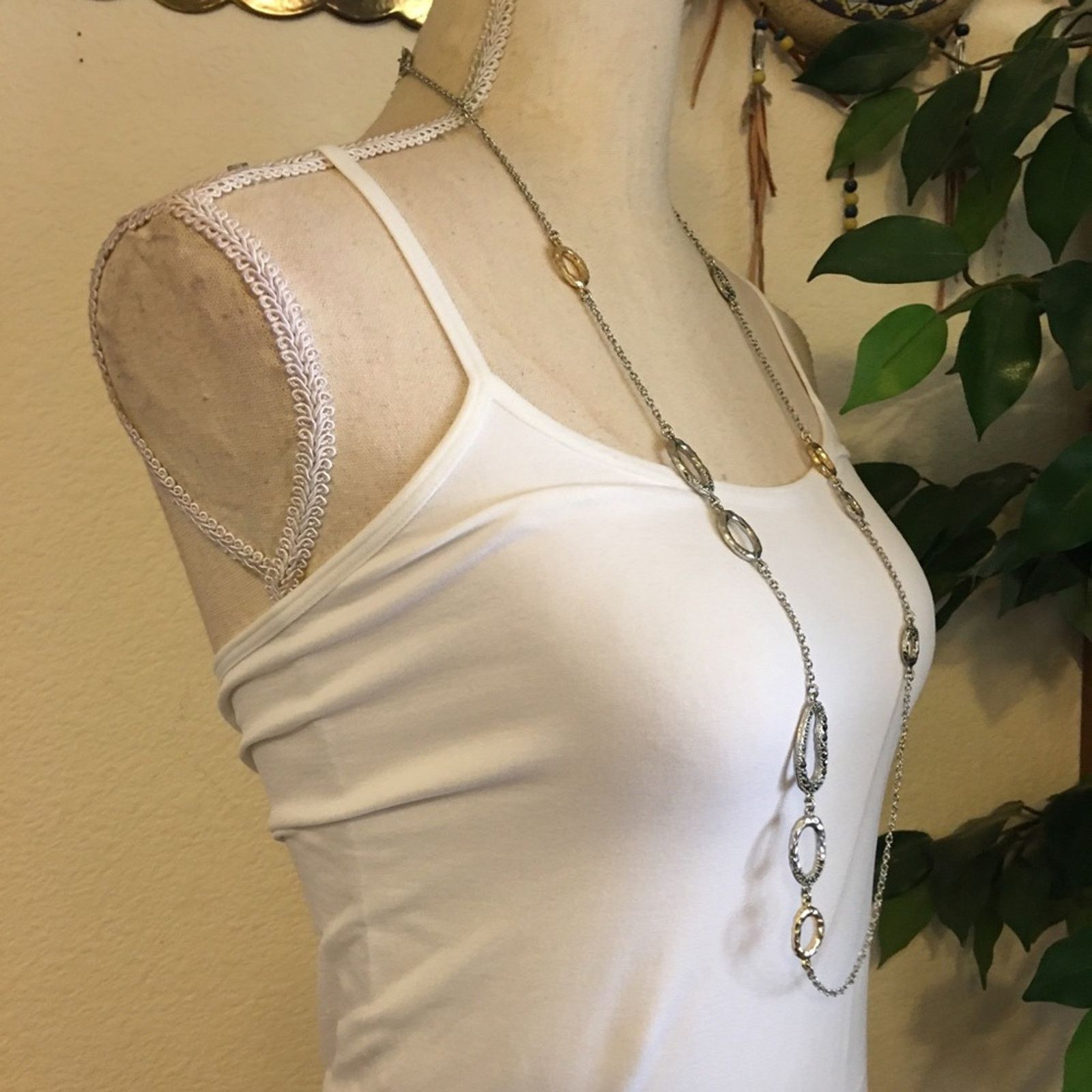 Jewelry Liz Claiborne hammered marcasite disc necklace Size ONE SIZE - 2 Thumbnail